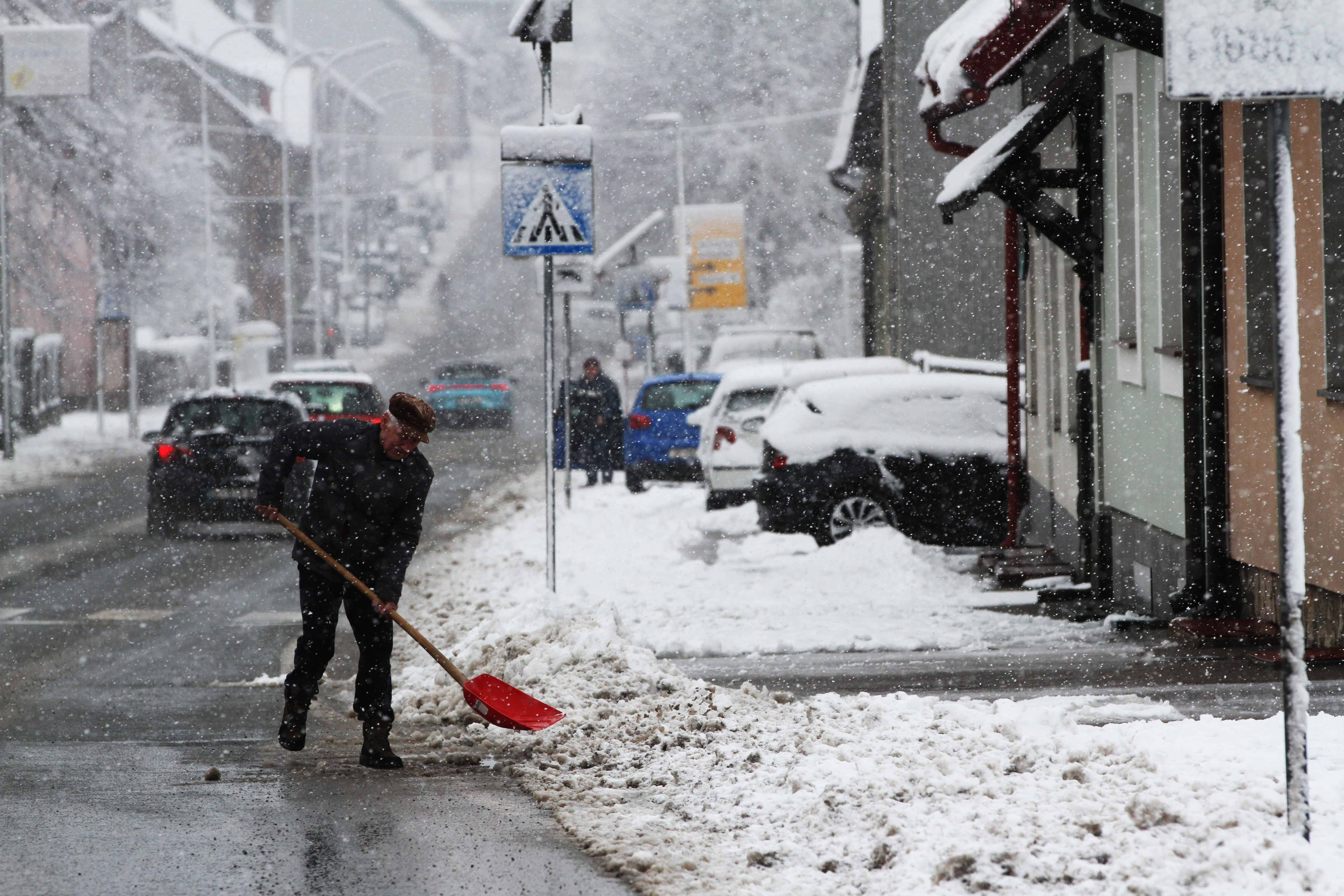 Delnice: Pada snijeg na podrucju Gorskog kotara Photo: Goran Kovacic/PIXSELL