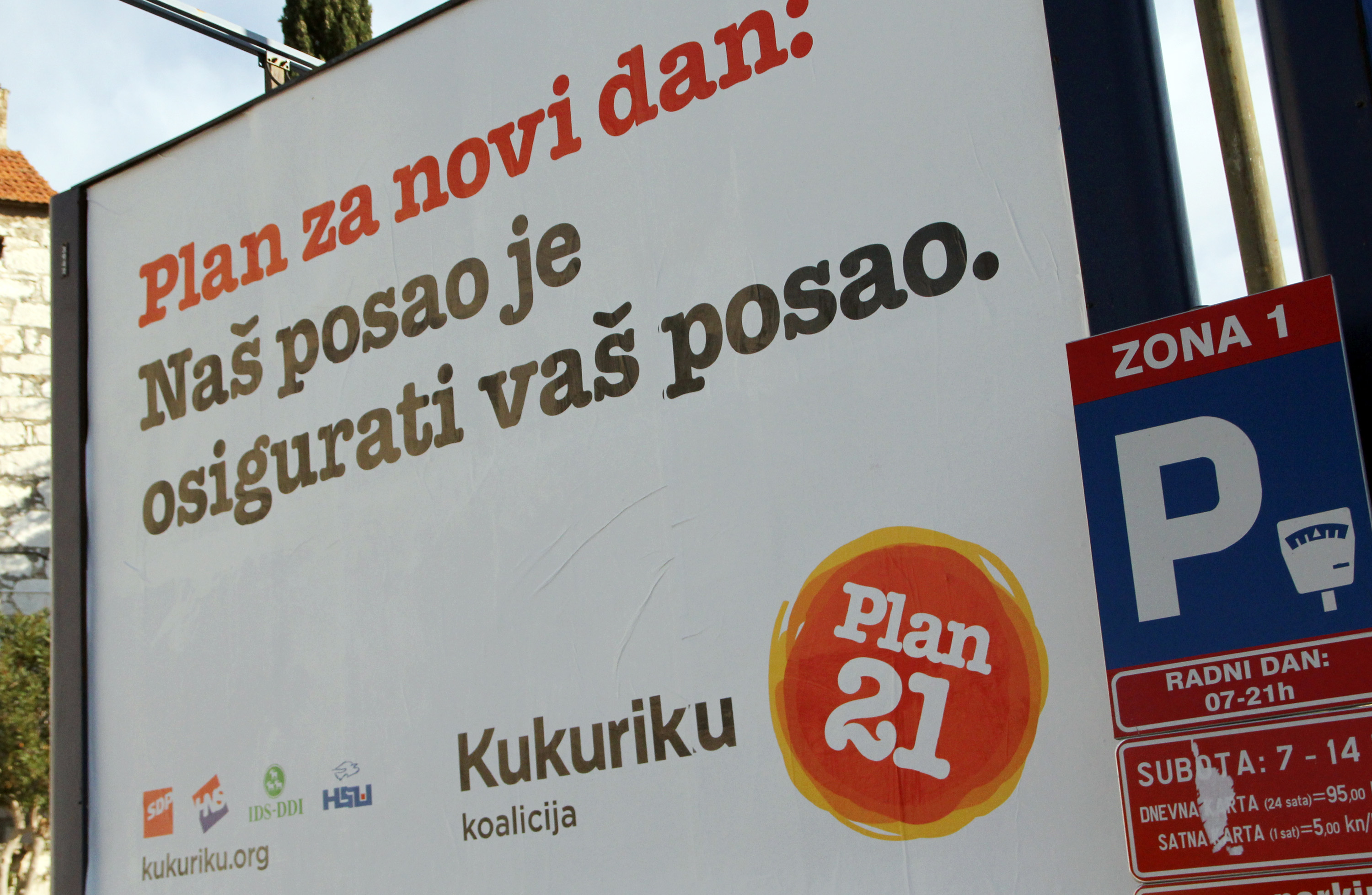 15.11.2011., Sibenik - Predizborni plakati stranaka i koalicija obljepljeni po gradu najavljuju skore izbore. "nPhoto: Dusko Jaramaz/PIXSELL