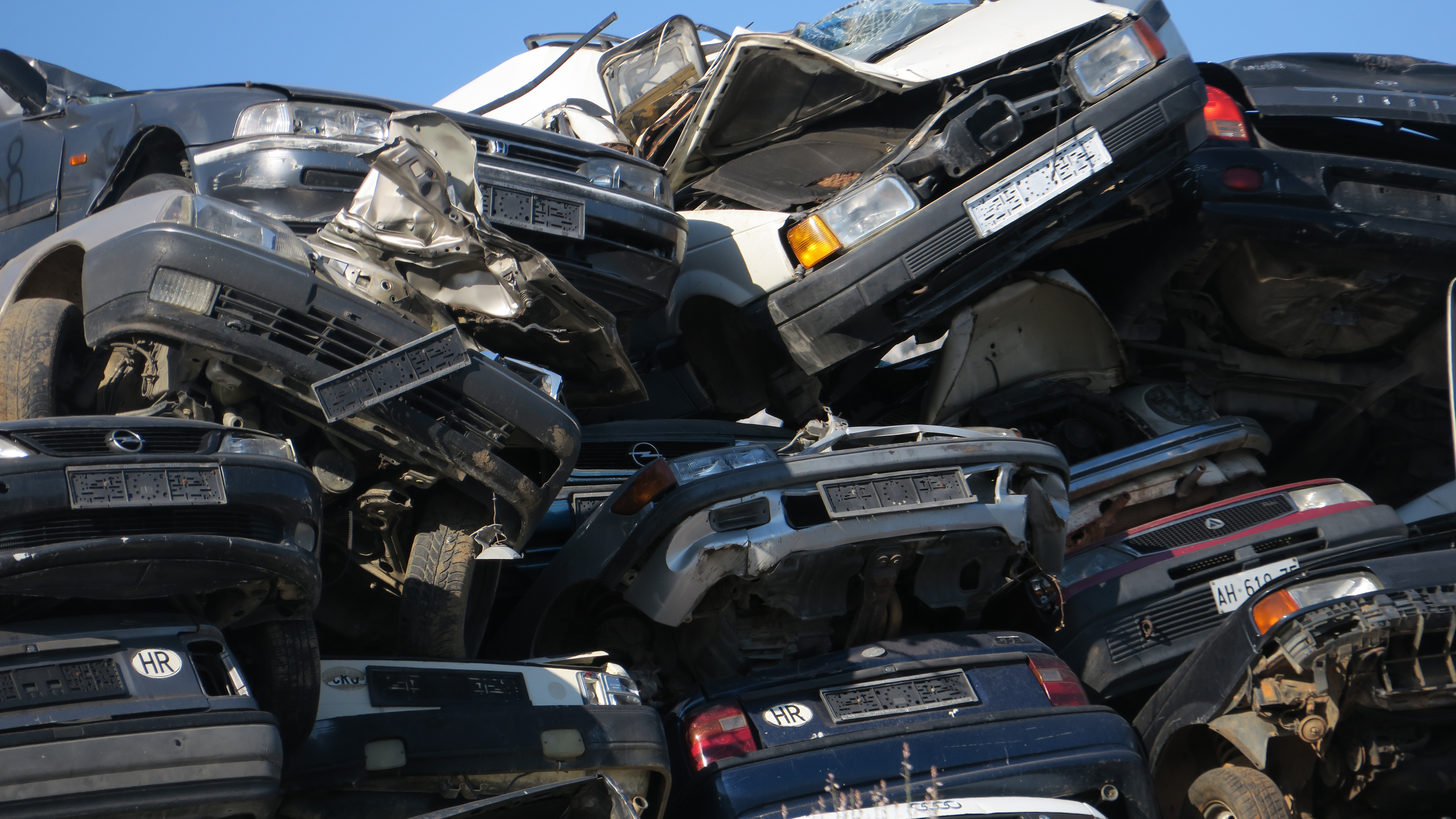 27.03.2017., Kastela - Automobili na otpadu. "nPhoto: Ivo Cagalj/PIXSELL