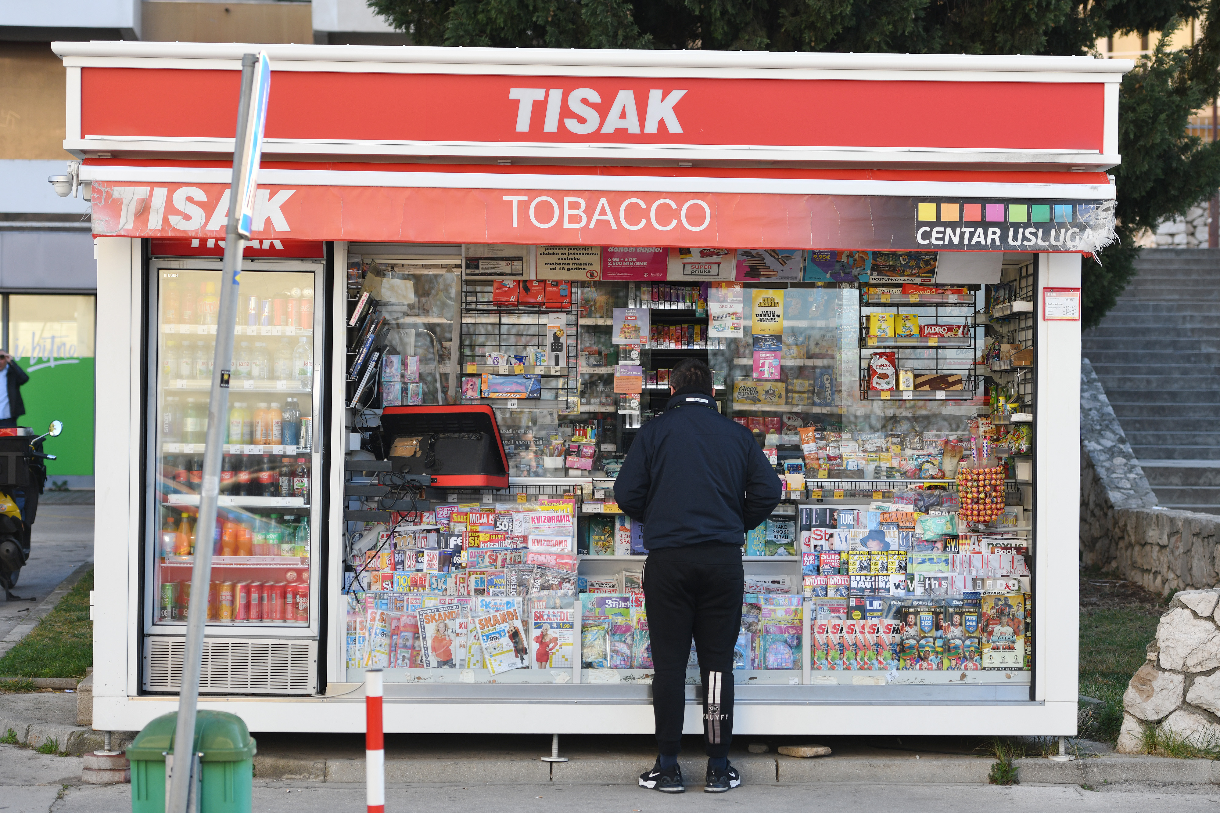 Tisak plus otkazao je ugovor kojim se regulira distribucija, prodaja tiska od 1.veljace 2025. godine. Photo: Hrvoje Jelavic/PIXSELL