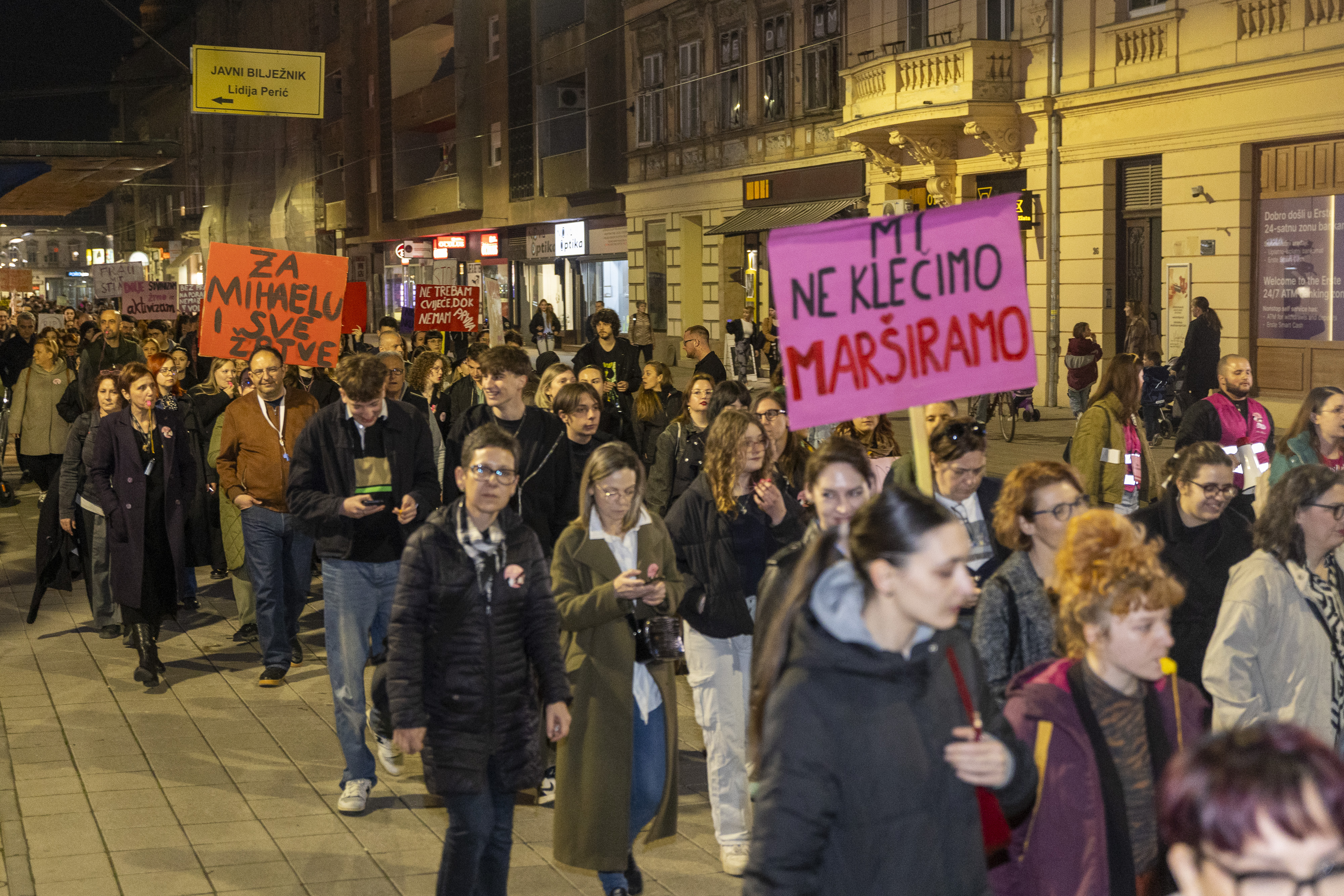 08.03.2025., Osijek - Nocni mars u Osijeku, mirni prosvjedu i borba za zenska prava i ravnopravnost. Photo: Borna Jaksic/PIXSELL