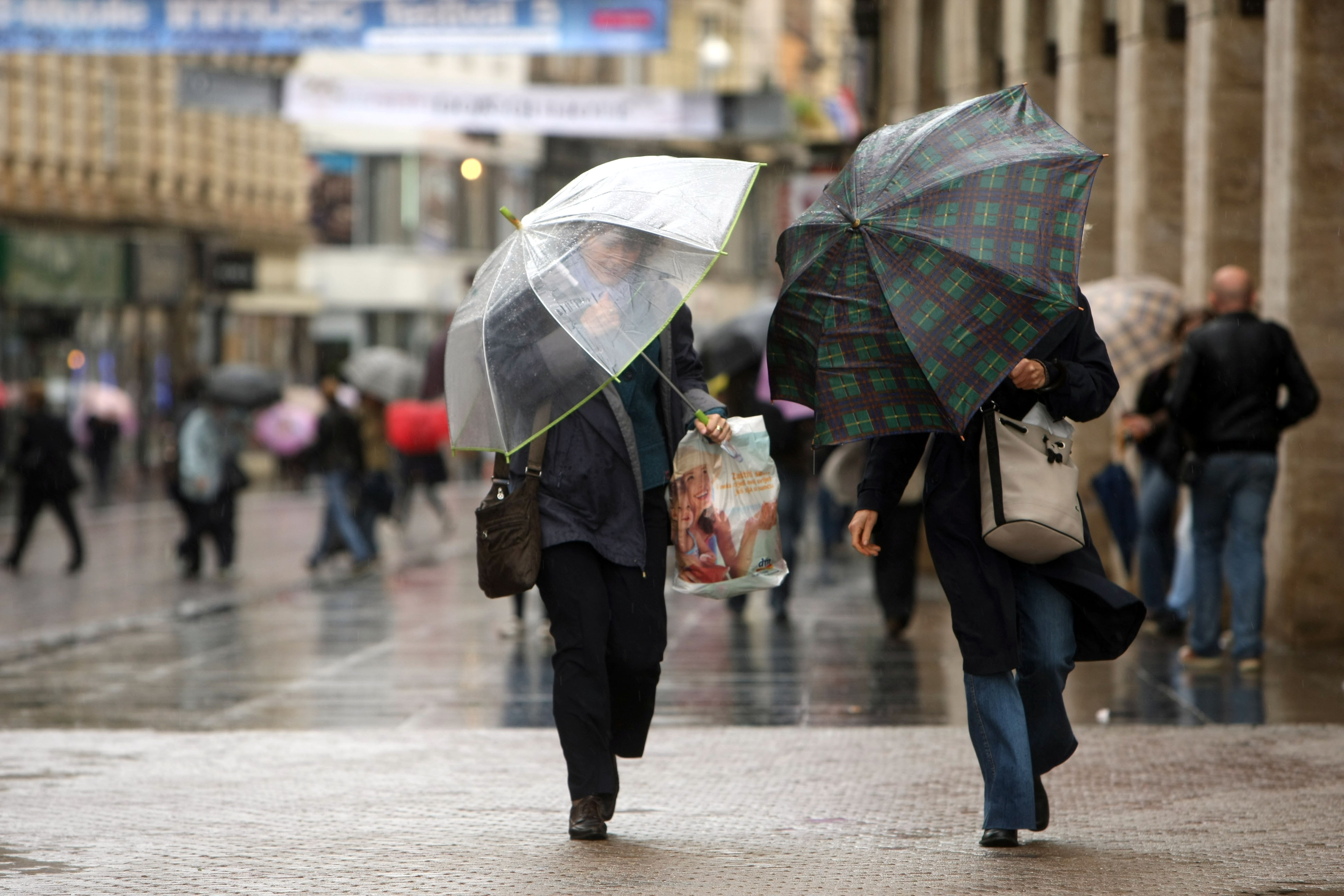 21.06.2010. Zagreb, Hrvatska - Kisa, jak vjetar i niska temperatura, tesko je povjerovati da je danas prvi dan ljeta. rphoto: Petar Glebov/PIXSELL