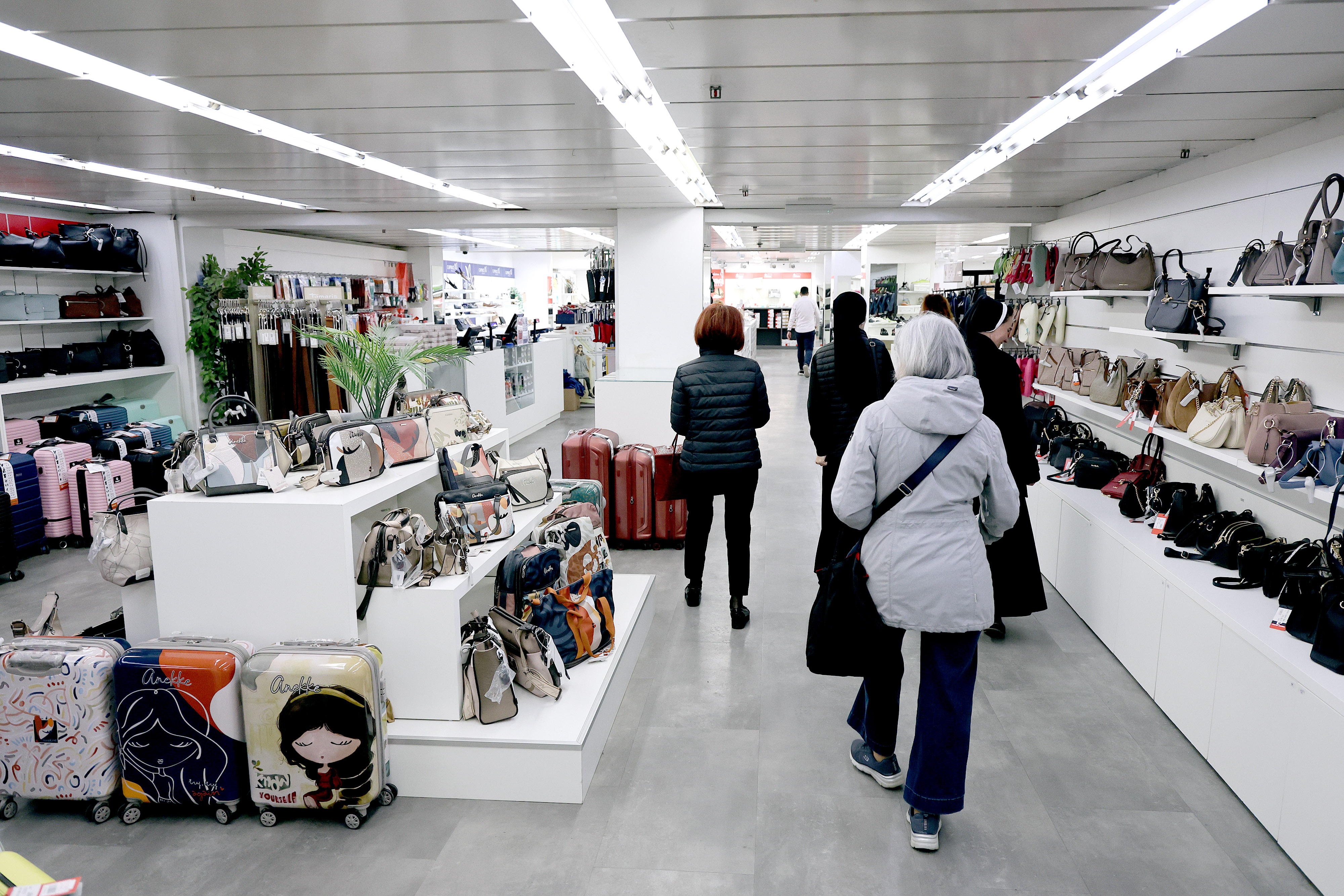 12.03.2026., Zagreb - Mjesec dana nakon sto je robna kuca Nama u Ilici  zatvorila svoja vrata, jutros je otvorena prodavaonica u Radiceoj 1. Na bitno manjem prostoru nudi se zenska konfekcija, obuca i kozna galanterija. Photo: Patrik Macek/PIXSELL