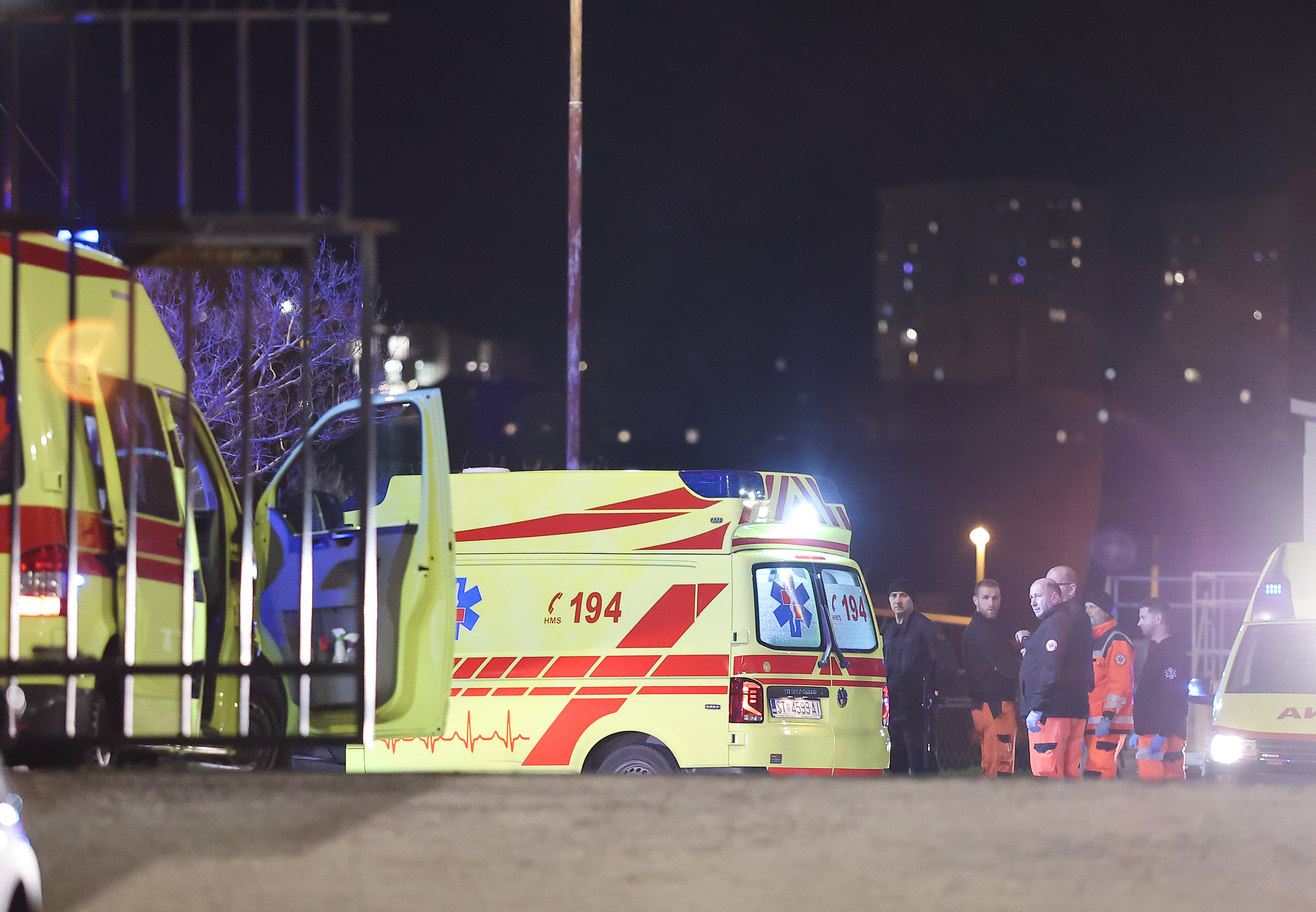 U zatvoru Bilice danas je u večernjim satima izbio požar, nekoliko osoba je nakon udisanja dima zatražilo liječničku pomoć.  Photo: Ivana Ivanovic/PIXSELL