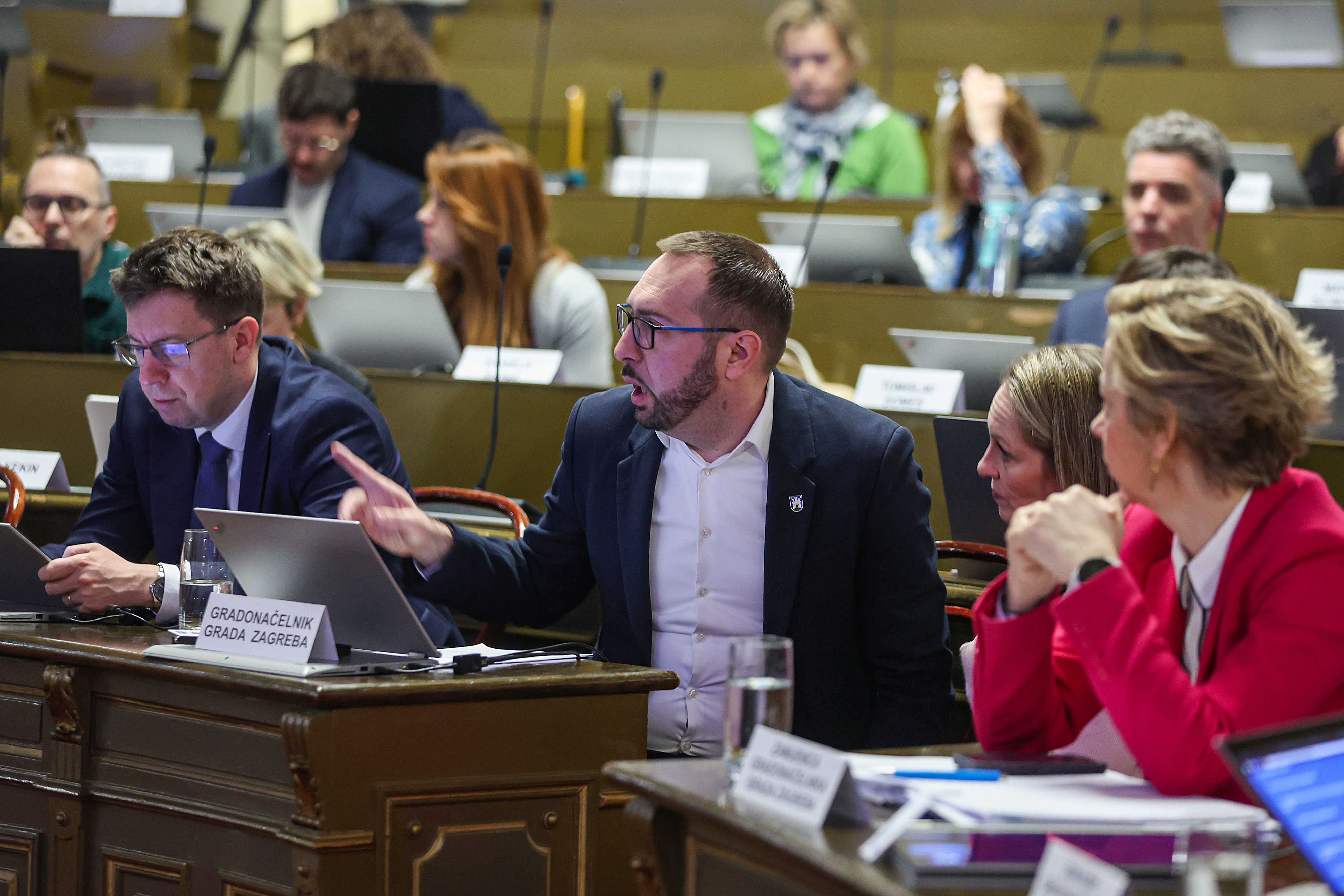 PXL_260326_149066470