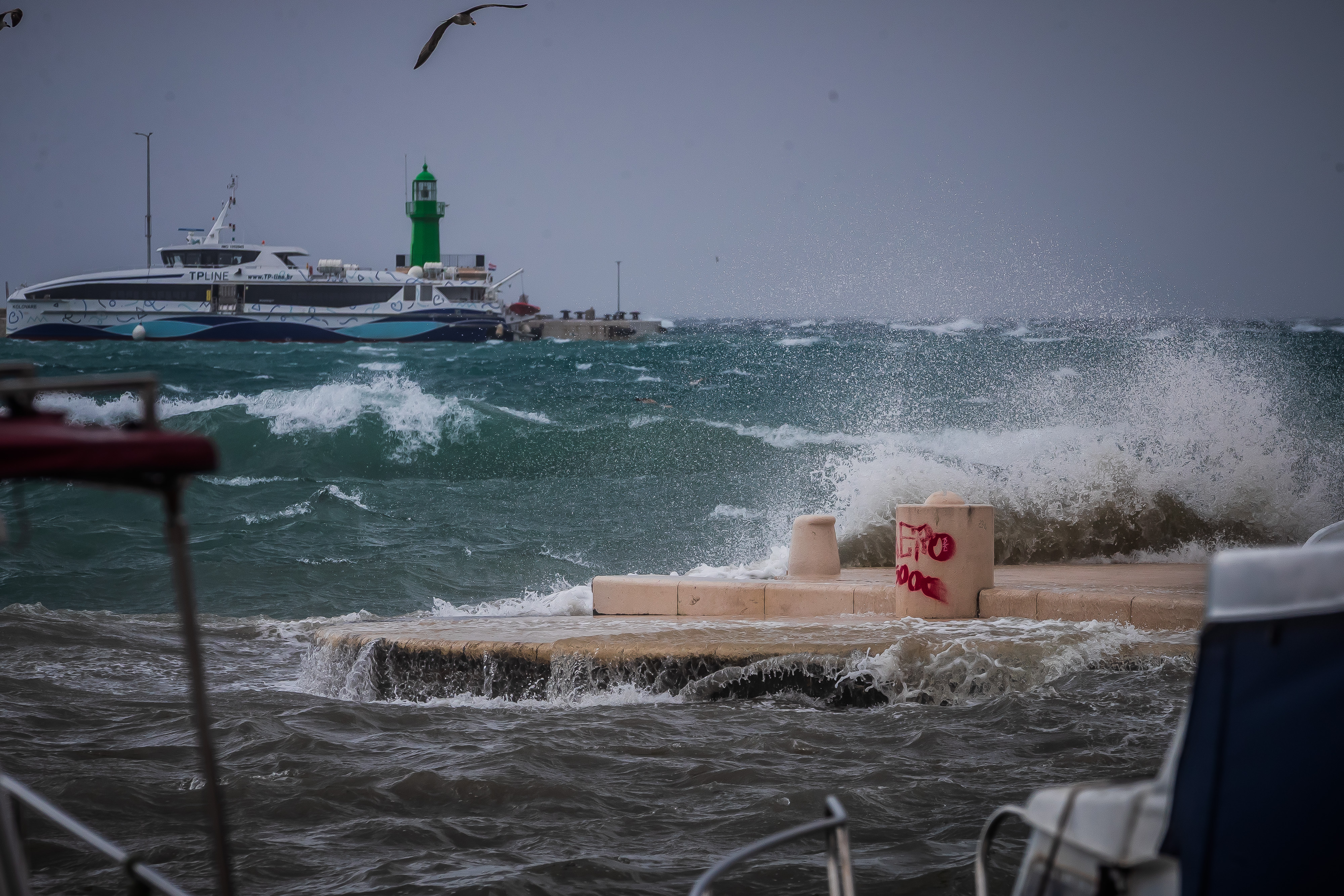 26.03.2026., Split - Orkansko jugo potopilo je rivu te stvaralo probleme u pomorskom prijevozu. Photo: Zvonimir Barisin/PIXSELL