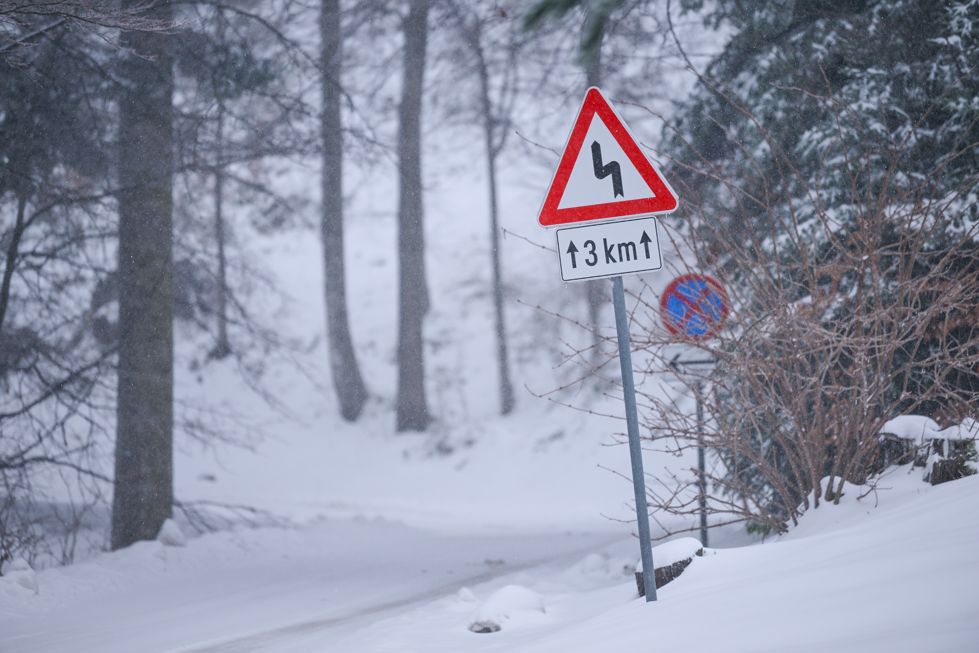 20.02.2026., Zagreb - Od sinoc pada snijeg na Sljemenu, zicara je zatvorena od jutros zbog jakog vjetra a i otkazano je i natjecanje Prvenstva grada Zagreba za djevojcice i djecake osnovnih skola.  Photo: Igor Soban/PIXSELL