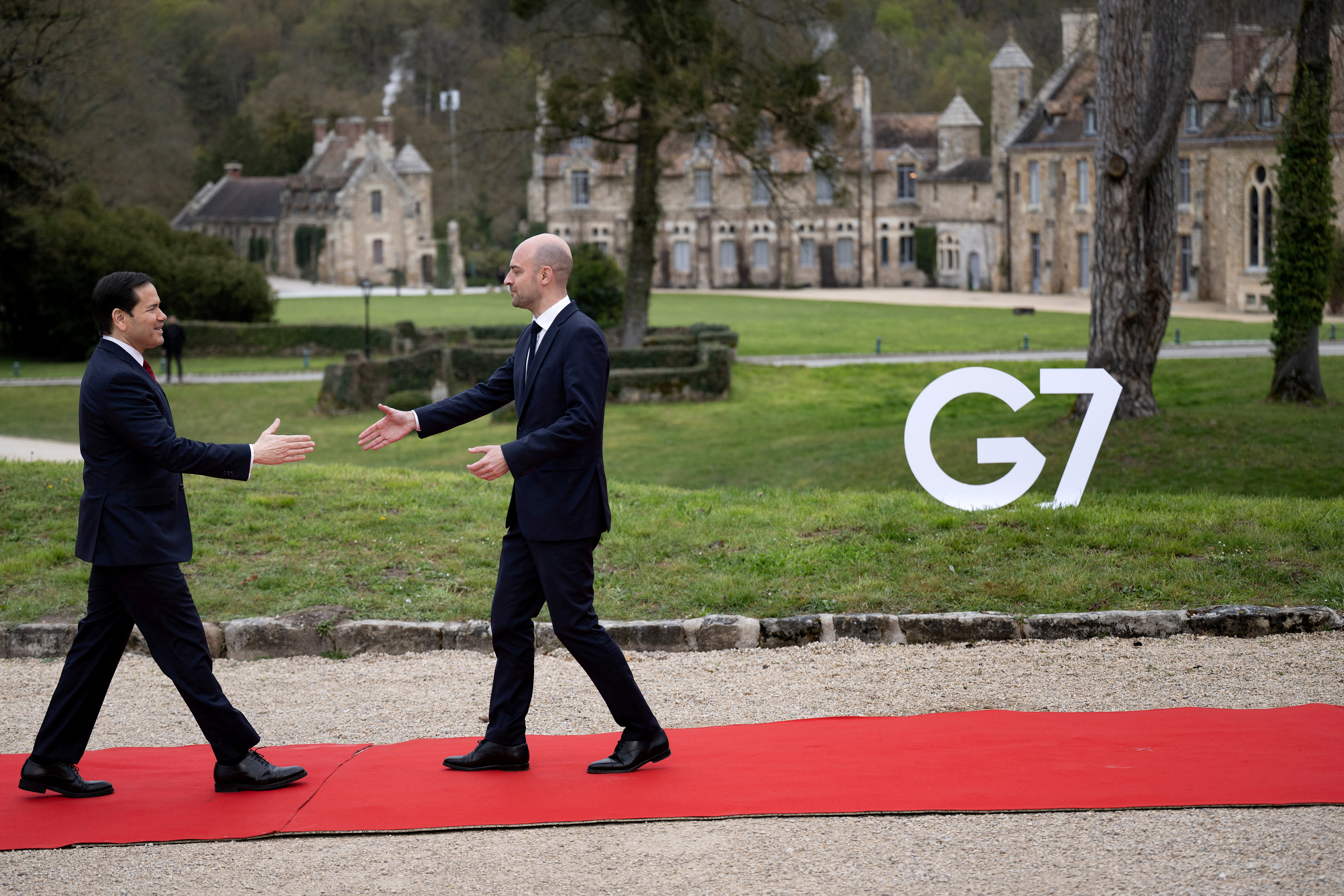 G7