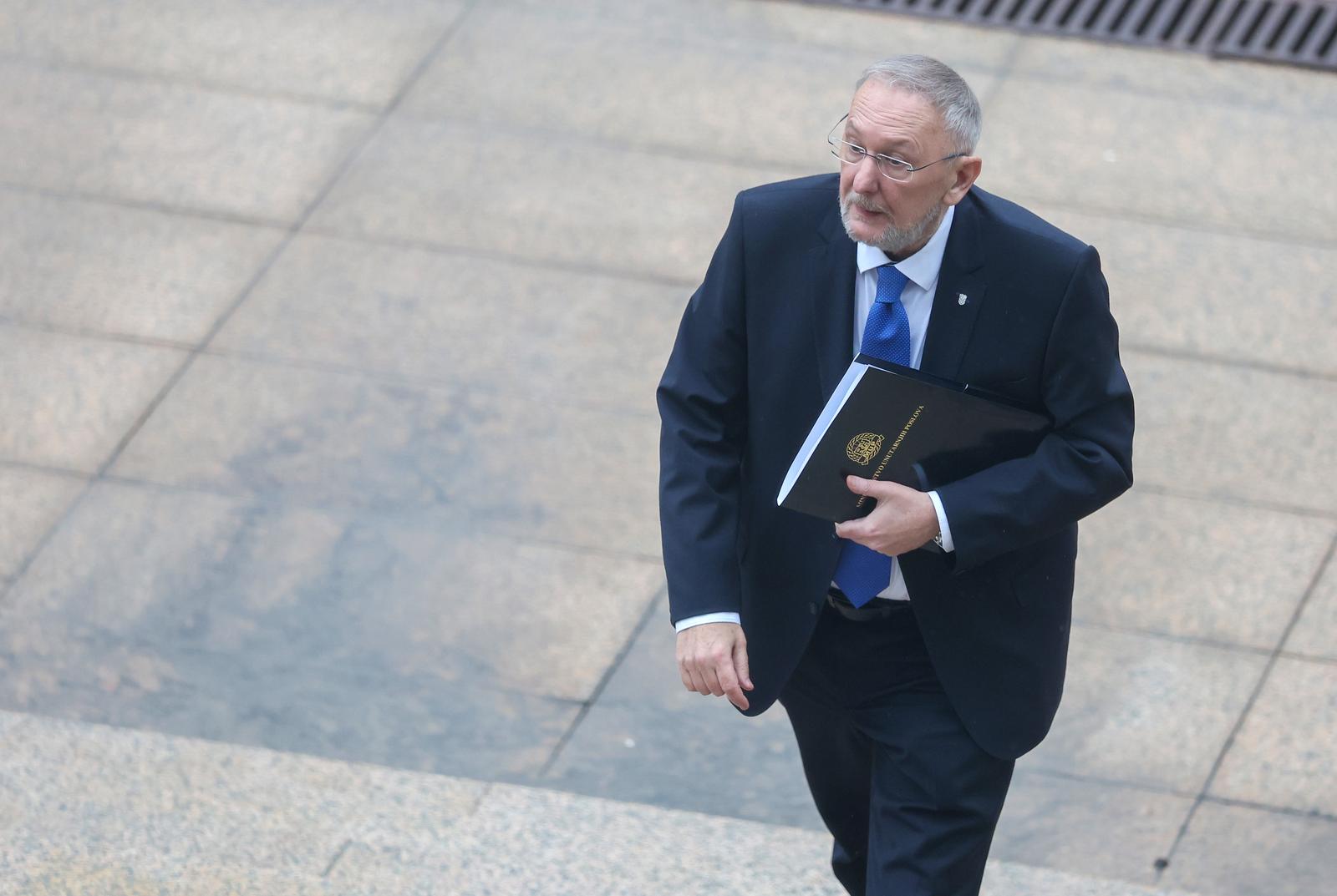 05.02.2026., Zagreb - NSK. Dolazak clanova vlade na 145 sjednicu Vlade RH. potpredsjednik Vlade i ministar unutarnjih poslova Davor Bozinovic Photo: Sanjin Strukic/PIXSELL