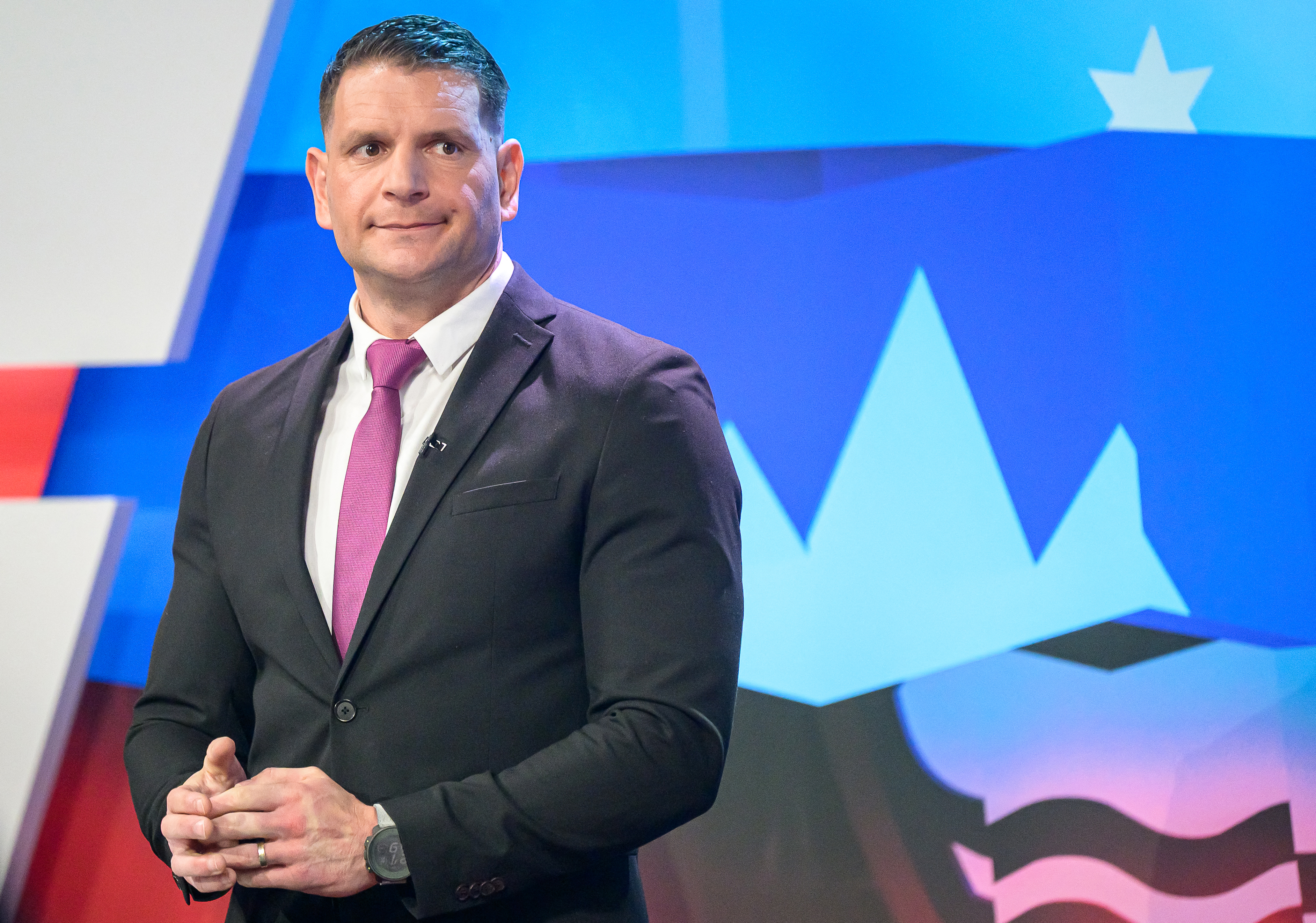 President of the extra-parliamentary party Resni.ca, Zoran Stevanovic prepares for the last televised political debate in Ljubljana on March 20, 2026,