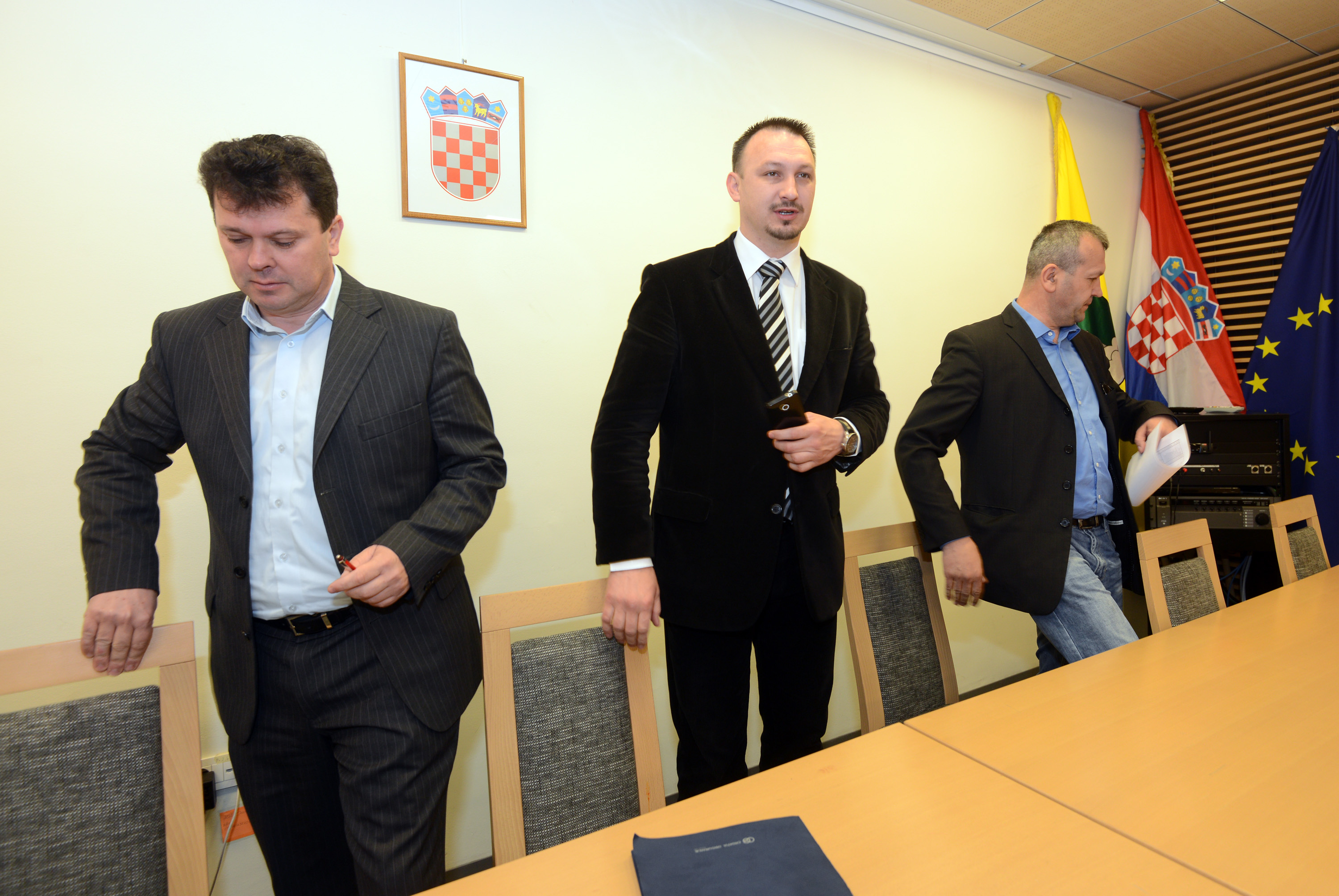 Konferencija za novinare na kojoj je novoizabrani gradonacelnik Sinisa Jenkac predstavio jucerasnje rezultate te proglasio apsolutnu pobjedu HDZ-a na izvanrednim lokalnim izborima. Photo: Marko Jurinec/PIXSELL