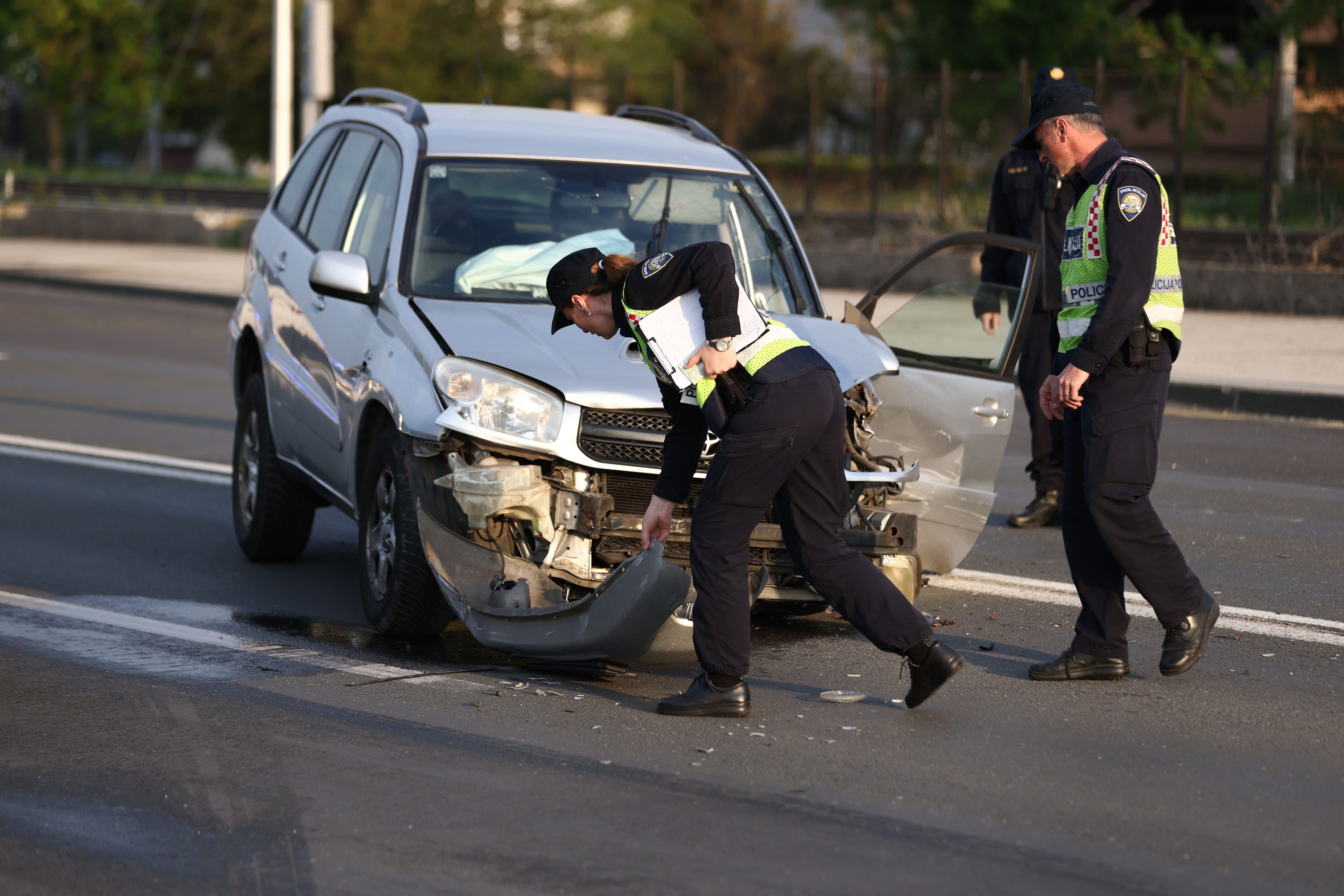 16.04.2026. Zagreb - Dvoje je ozlijeđenih u sudaru četiri automobila  na Aleji grada Bologne  Photo: Josip Mikacic/PIXSELL