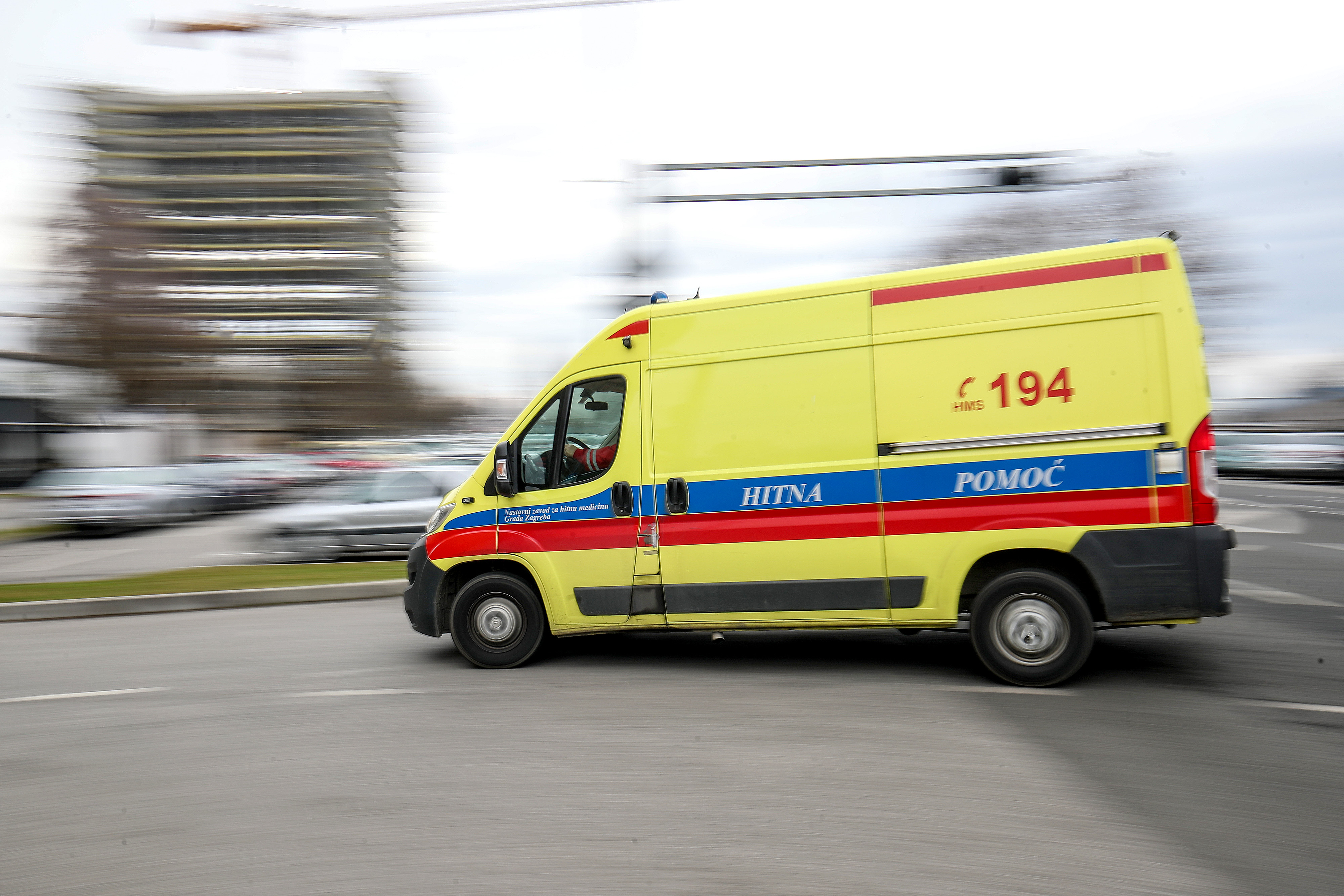 21.02.2022., Zagreb - Paljenjem sirena tocno u podne djelatnici Hitne pomoci i sanitetskog prijevoza prosvjedovali su jer jedino njihovi djeatnici nemaju benificiran radni staz. Photo: Igor Kralj/PIXSELL