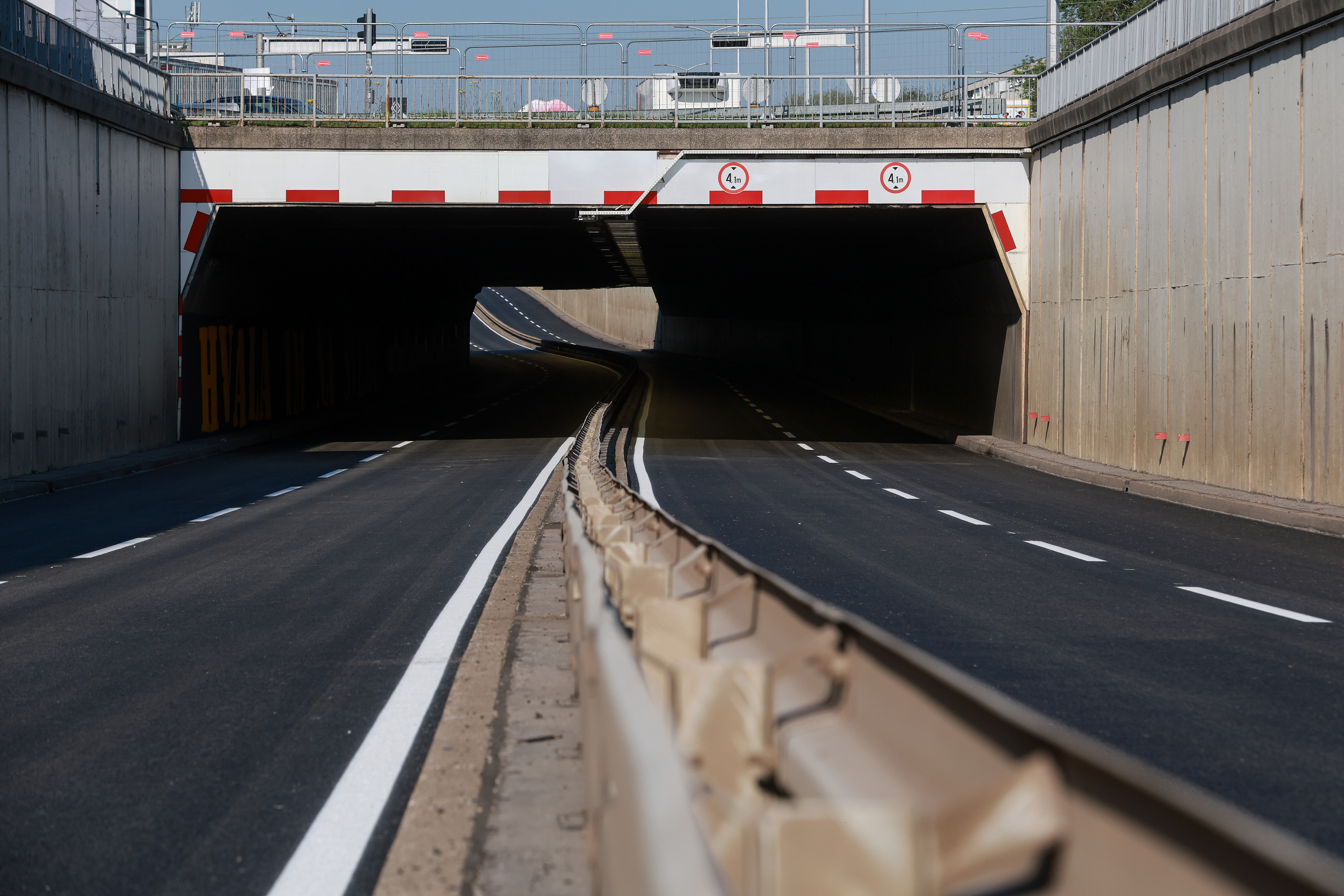 18.04.2026., Zagreb - Nakon 3 mjeseca zatvorenog podvoznjaka ispod Vjesnikovog nebodera predvideno je otvaranje za promet. Photo: Matija Habljak/PIXSELL