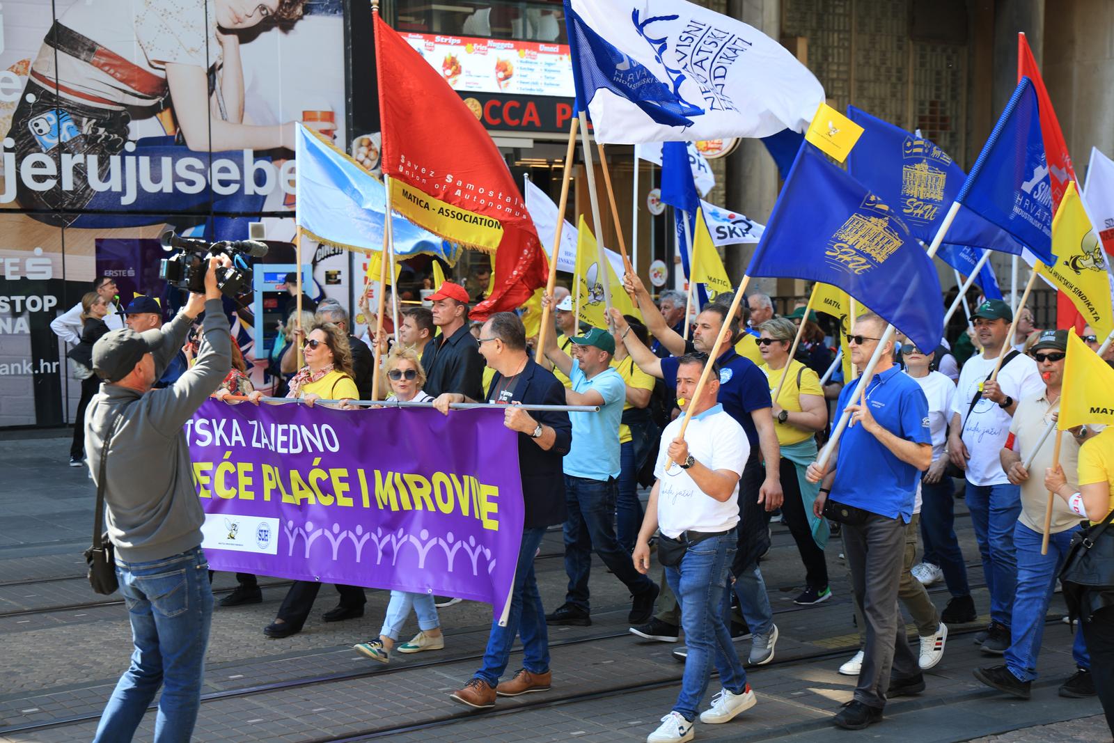 PXL_180426_150251858