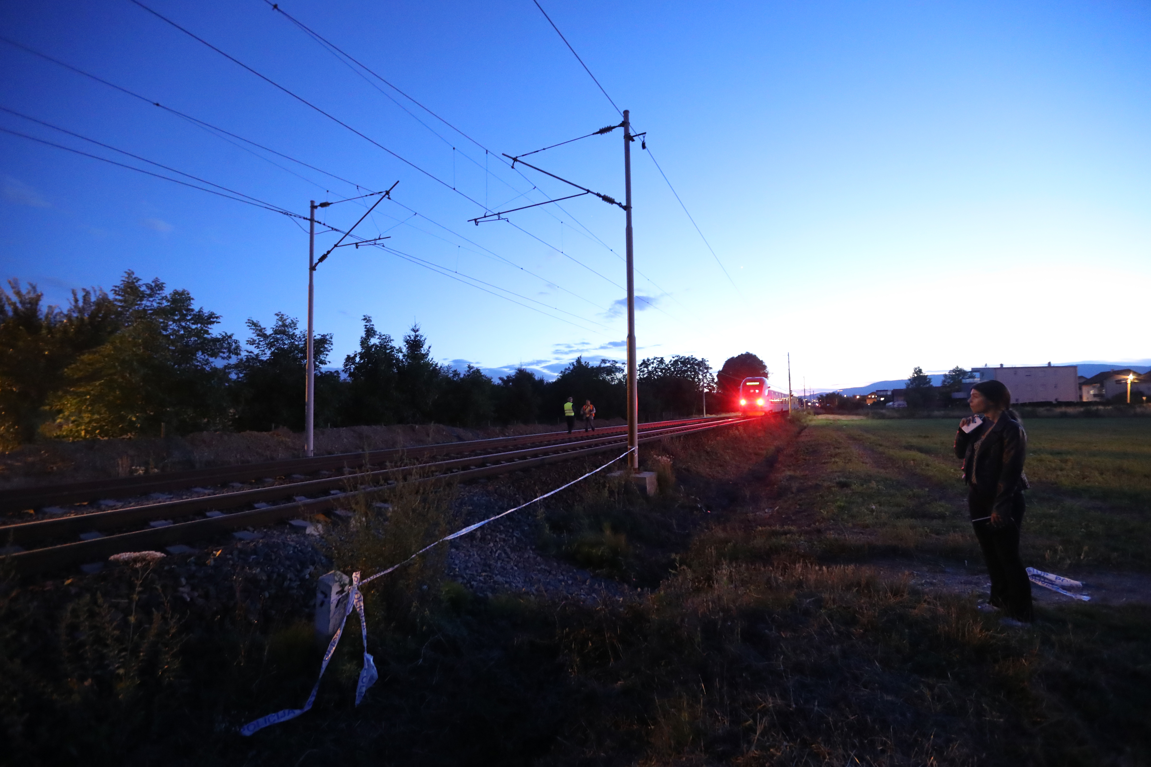 U naletu vlaka, na pruzi kraj nogometnog igralista, smrtno stradala jedna osoba.  Policijski ocevid je u tijeku. "nPhoto: Robert Anic/PIXSELL