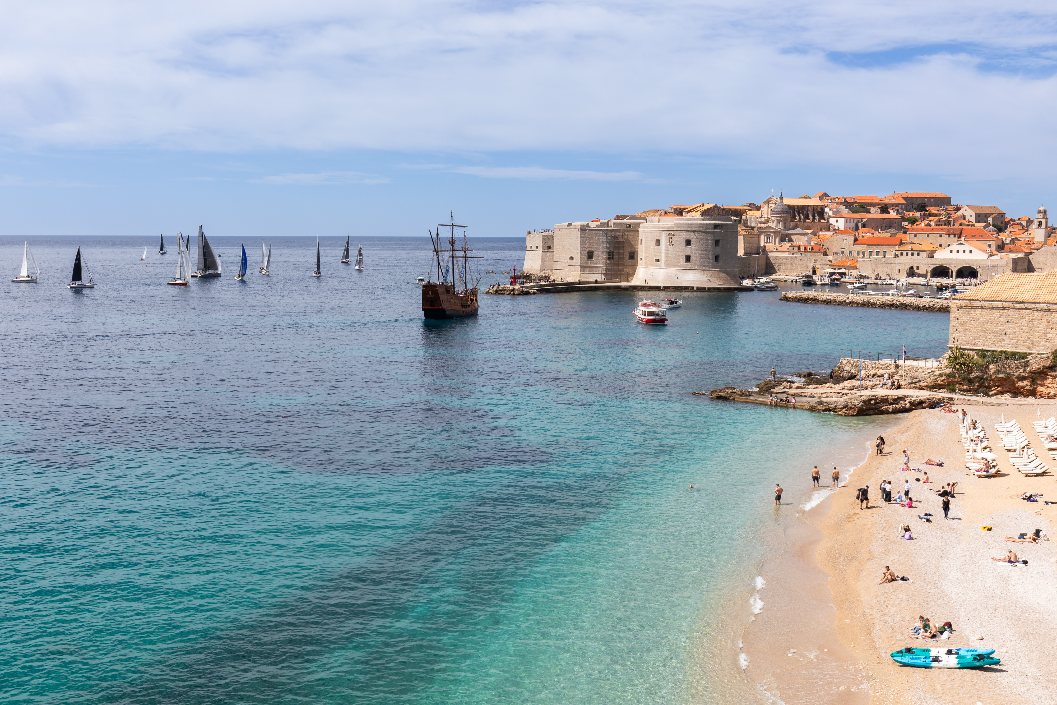 Danas je zapoceo Elafiti Slalom 2026. Ovogodisnje izdanje okupilo je 65 jedrilica, od kojih 30 dolazi iz Italije. Photo: Grgo Jelavic/PIXSELL