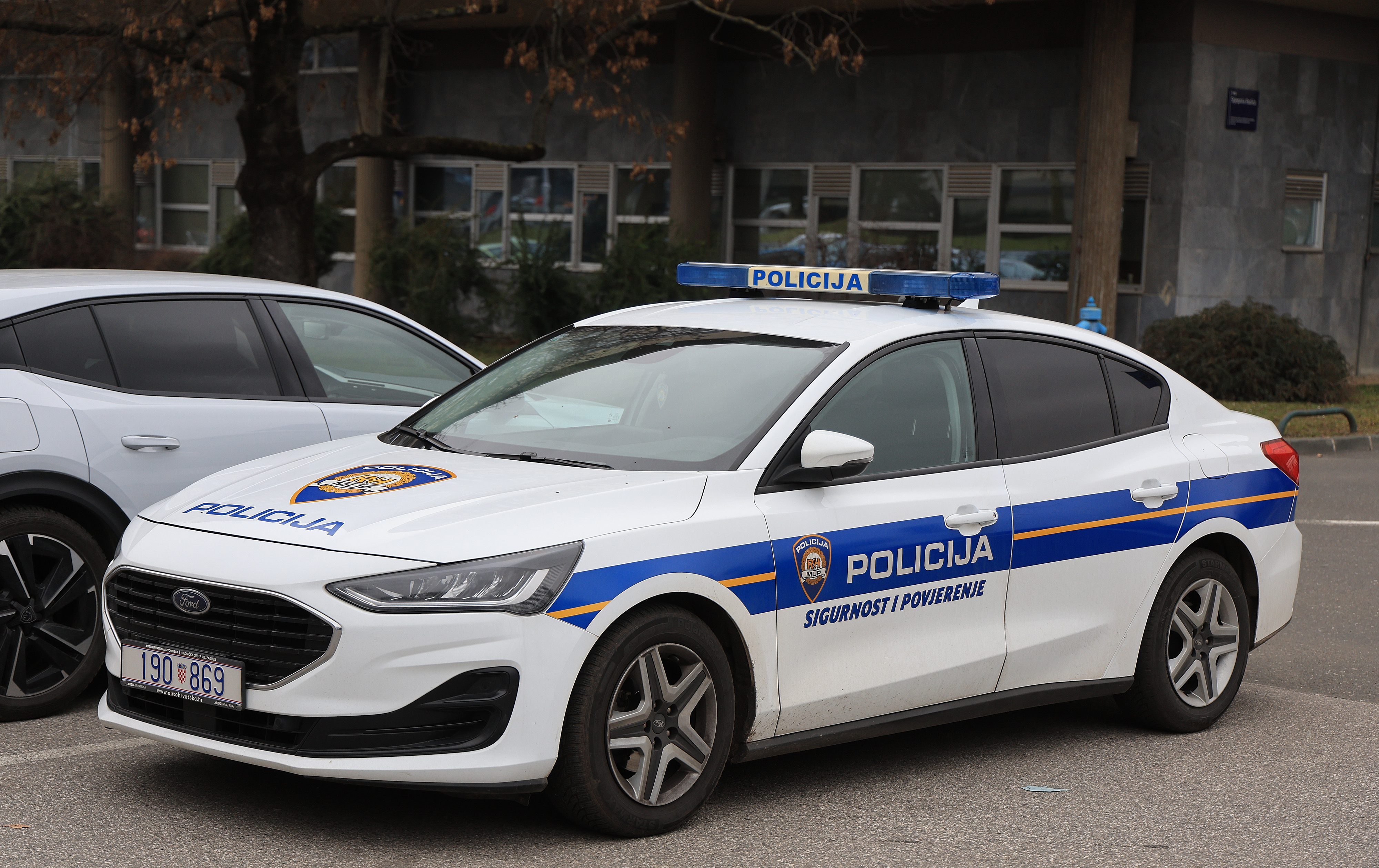 02.02.2026., Trg Stjepana Radica, Zagreb - Evakuacija Gradskog poglavarstva zbog dojave o eksplozivnoj napravi. Photo: Marko Prpic/PIXSELL