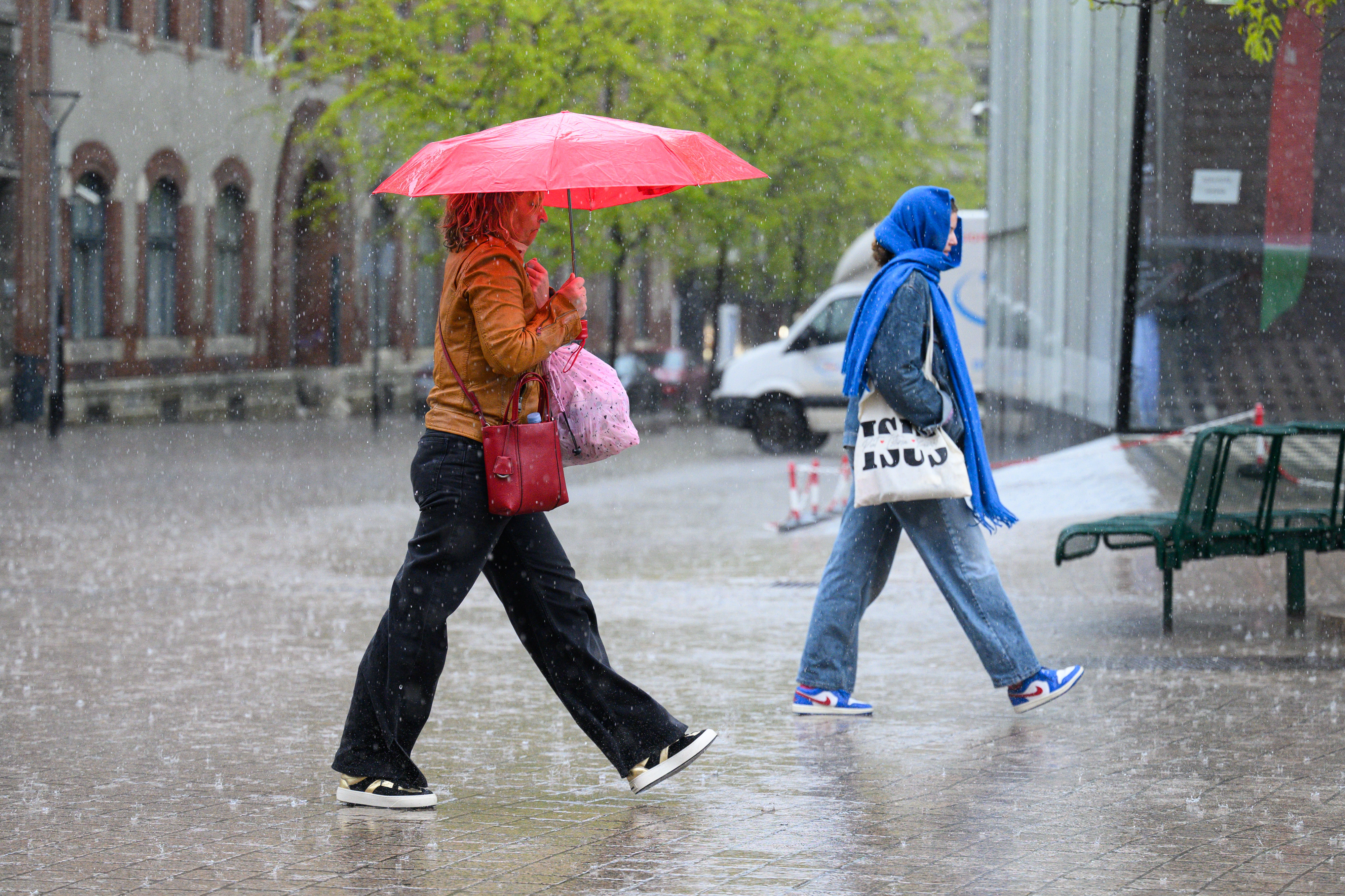 20.04.2026., Zagreb - Proljetni pljusak na Europskom trgu. Photo: Davor Puklavec/PIXSELL