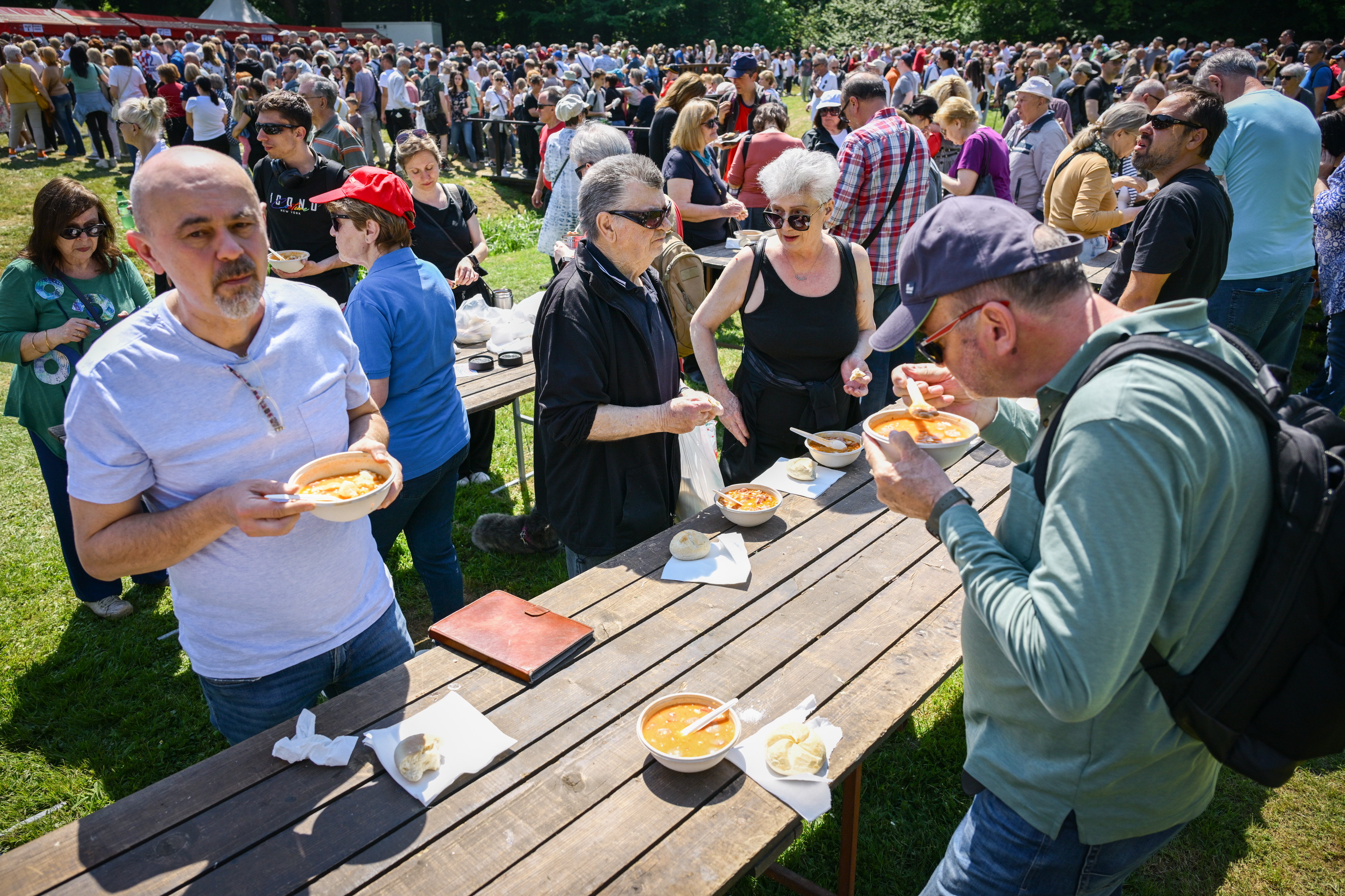 Proslava Medunarodnog praznika rada na Maksimiru gdje su posjetitelje docekale 45.000 porcije graha i 30.000 porcija strukli. Photo: Neva Zganec/PIXSELL