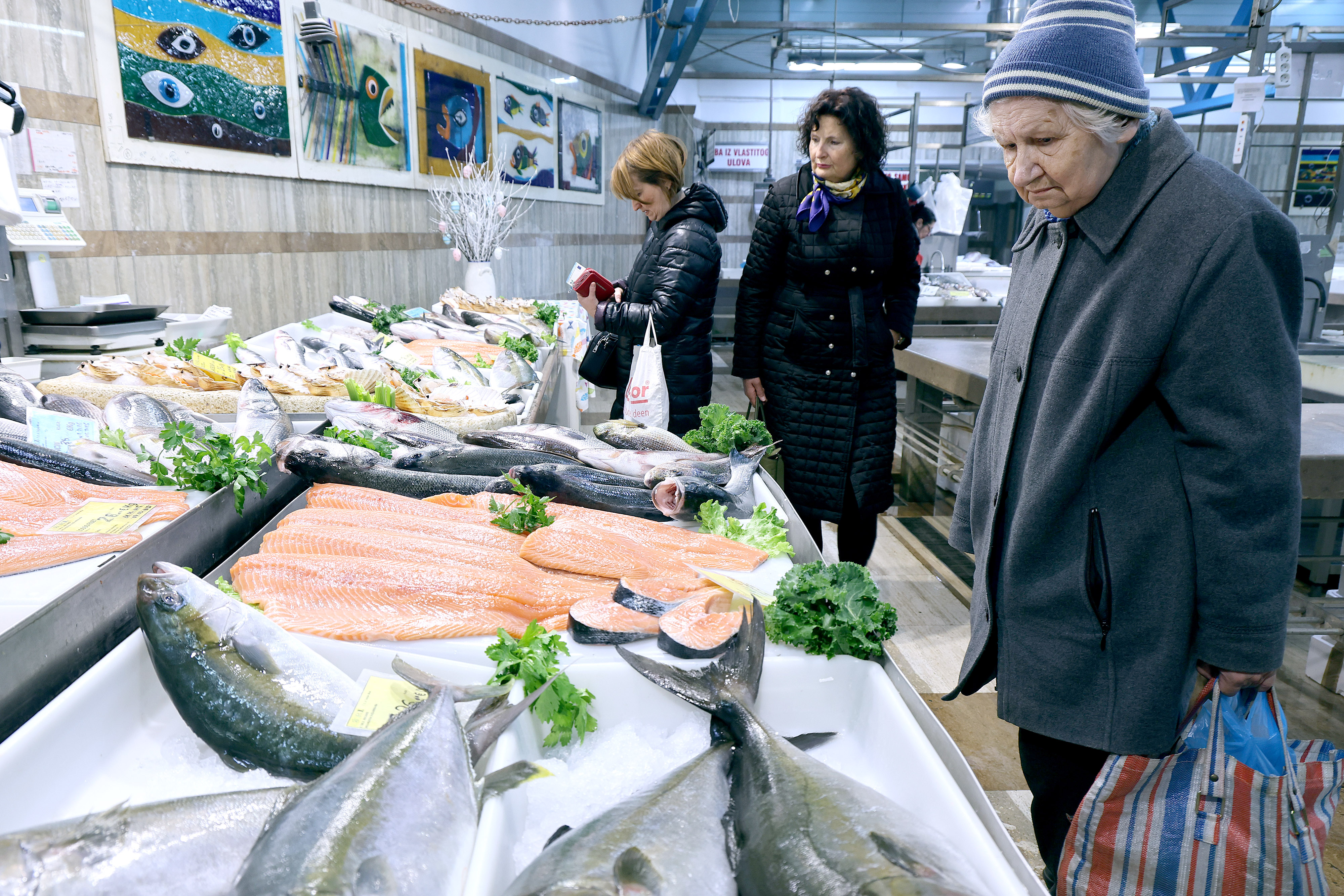 03.04.2026., Zagreb - Ponuda ribarnice na trznici Dolac na Veliki petak. Photo: Patrik Macek/PIXSELL