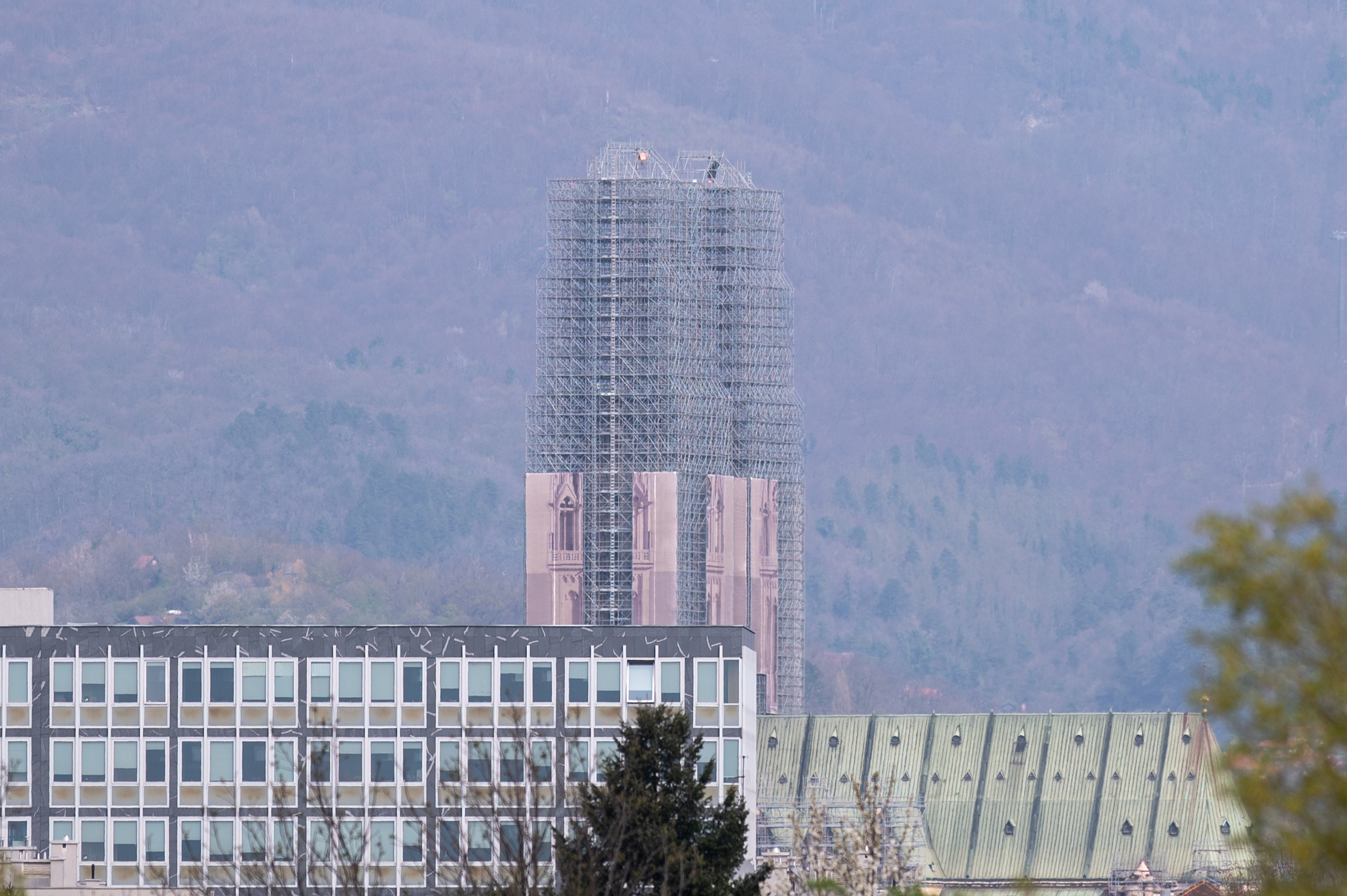 03.04.2026., Zagreb - Pogled na grad sa savskog nasipa na Bundeku. Photo: Luka Antunac/PIXSELL