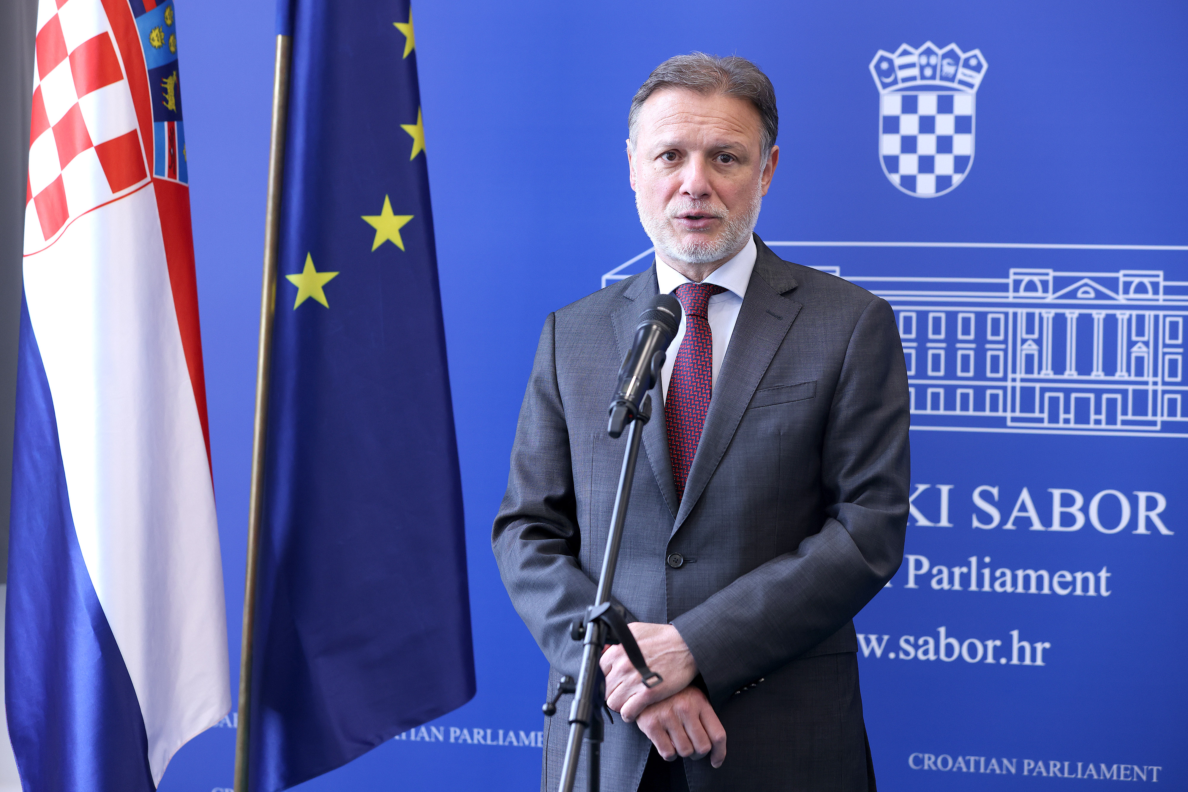 Odrzana je sjednica Predsjednistva Hrvatskoga sabora s predstavnicima klubova zastupnika kojom je predsjedao predsjednik Hrvatskoga sabora Gordan Jandrokovic.