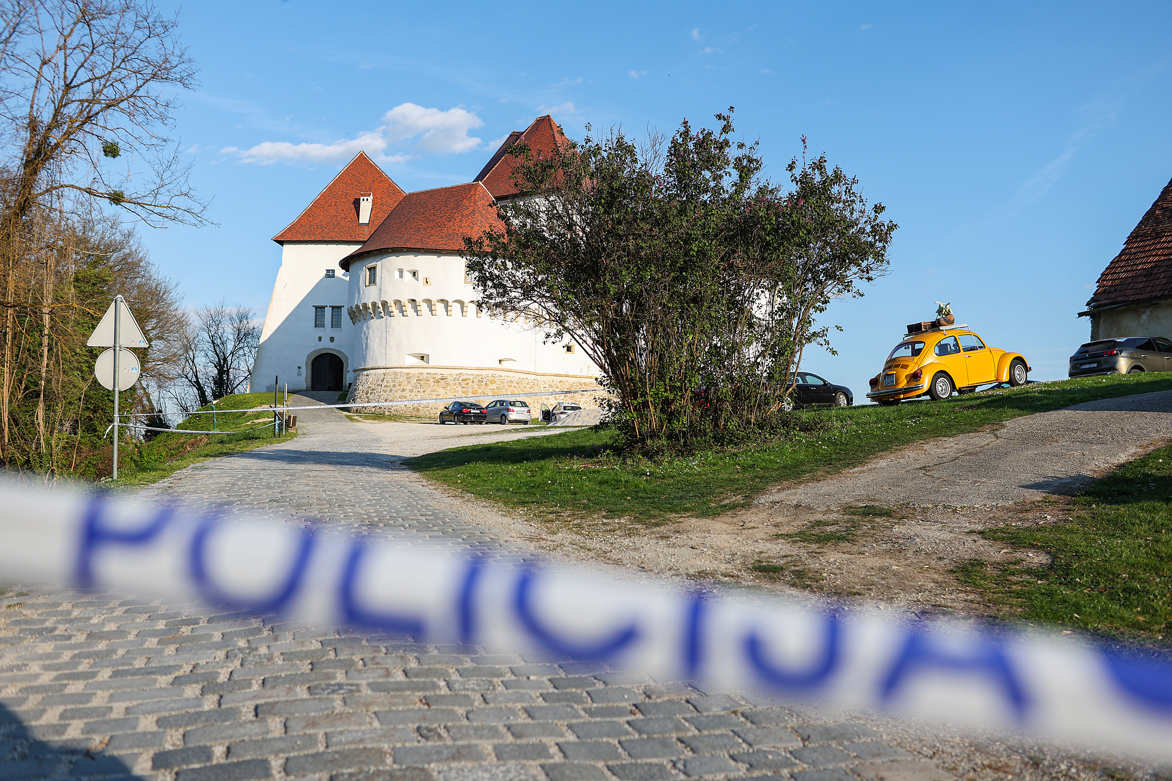 06.04.2026., Dvor Veliki Tabor, Hum Kosnicki - U mjestu Hum Kosnicki, kod Dvora Veliki Tabor, top je usmrtio jednu osobu. Okolnosti ce se utvrditi ocevidom i kriminalistickim istrazivanjem koje je u tijeku. Photo: Goran Stanzl/PIXSELL