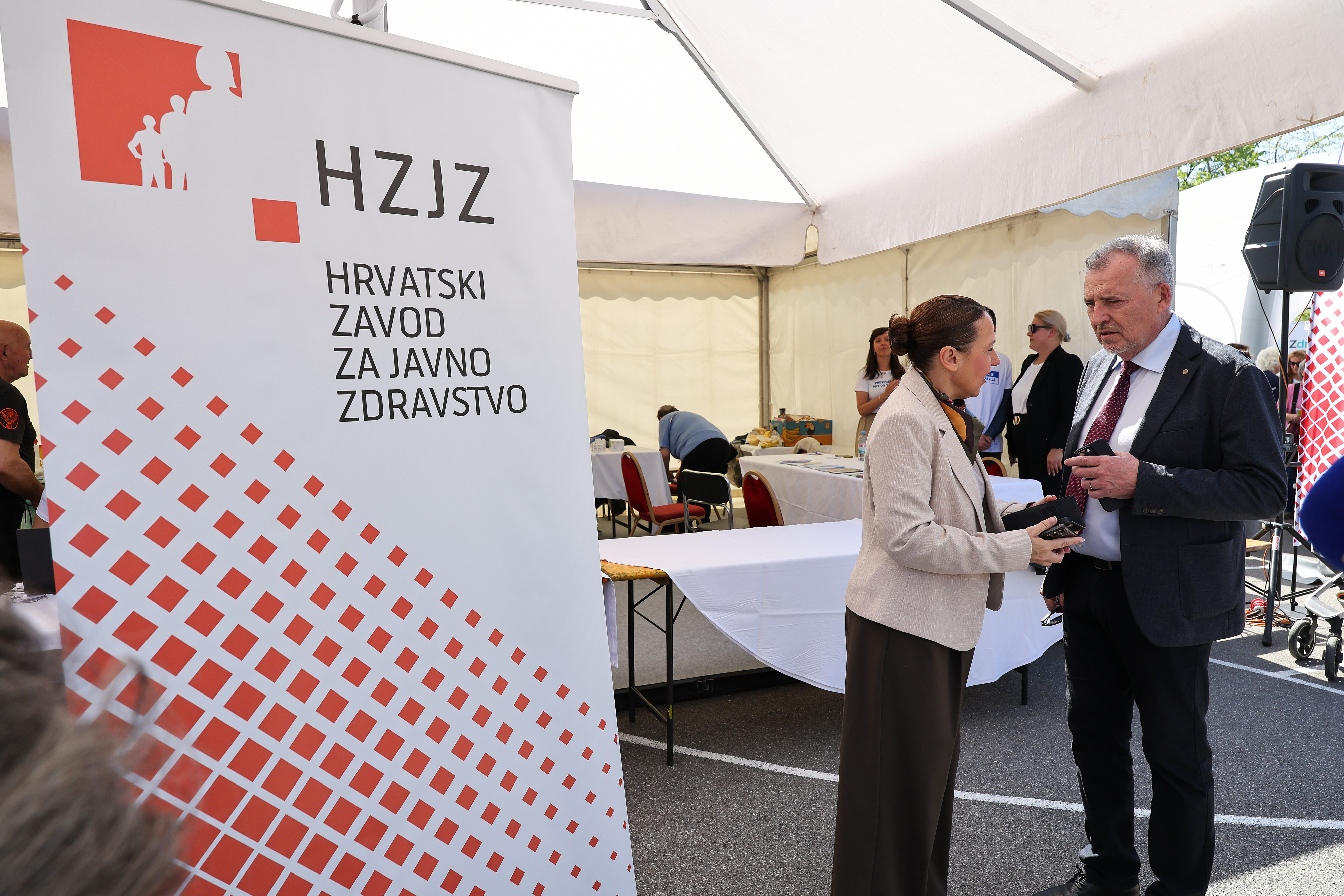 Obiljezavanje Svjetskog dana zdravlja na Jarunu, pregledi krvnog tlaka, secera, i tjelesne mase Photo: Emica Elvedji/PIXSELL