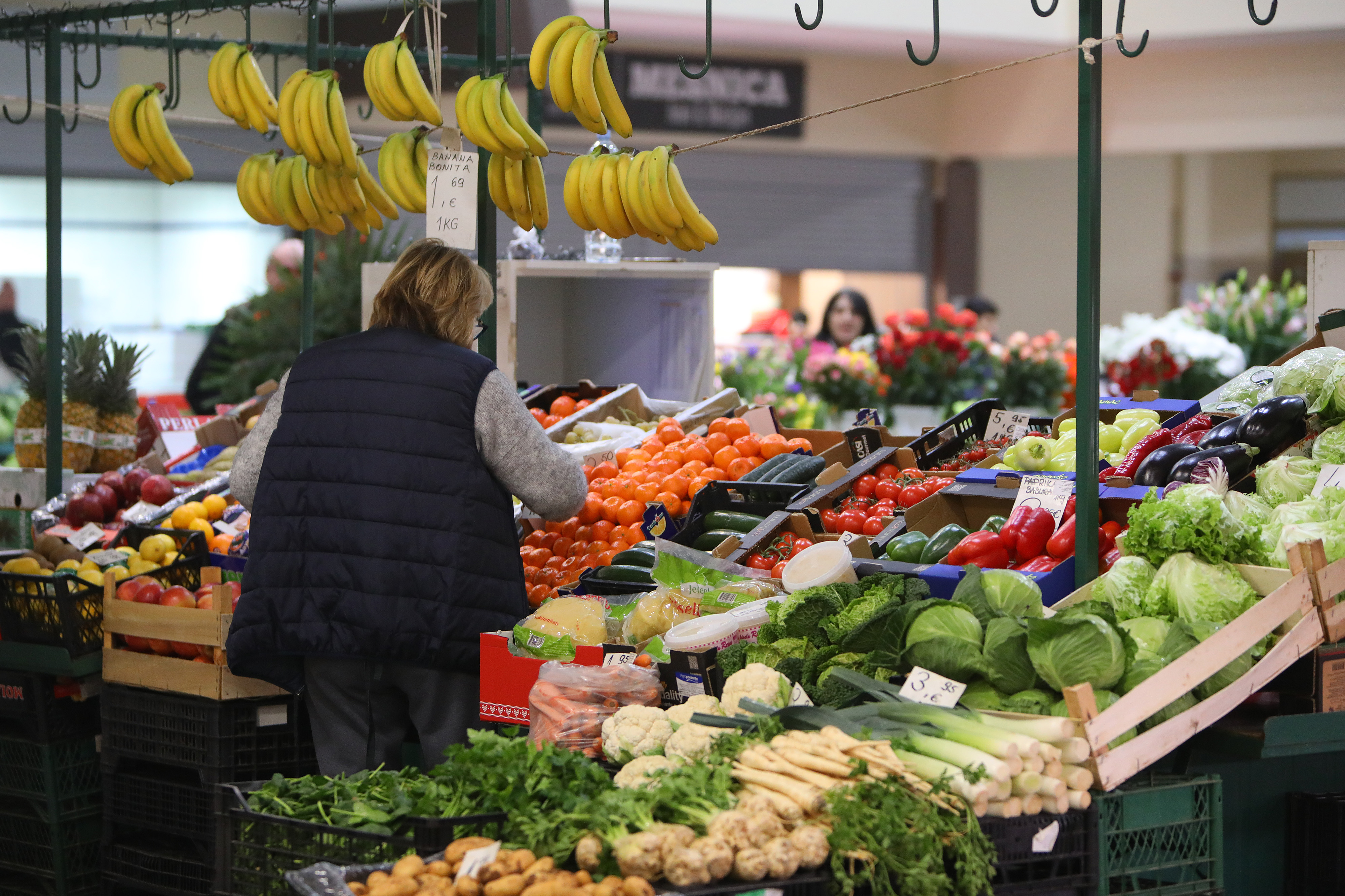 22.01.2025., Karlovac - Usprkos solidnoj i raznovrsnoj ponudi na gradskoj trznici je malo kupaca. Photo: Kristina Stedul Fabac/PIXSELL