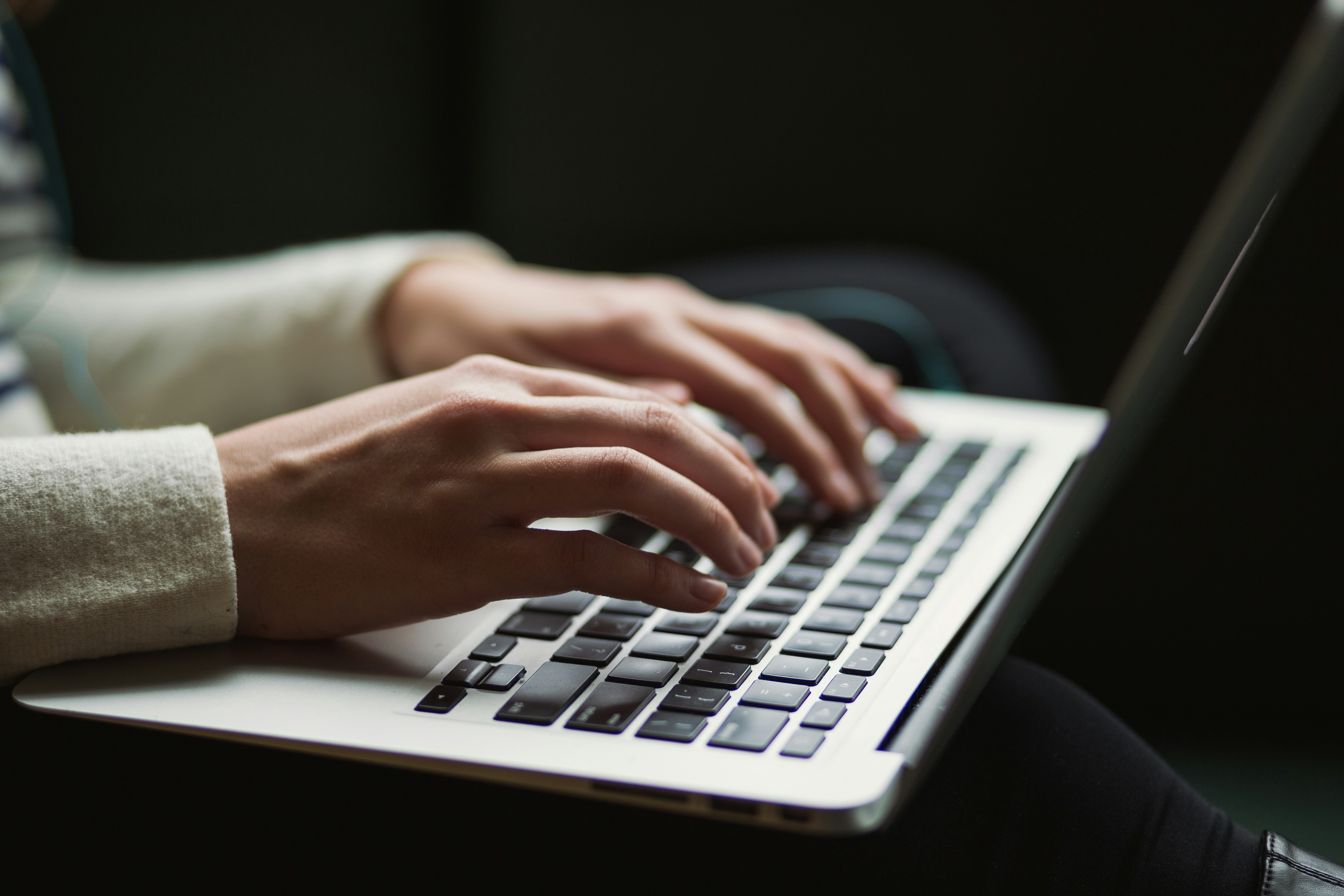 laptop kompjuter UNSPLASH