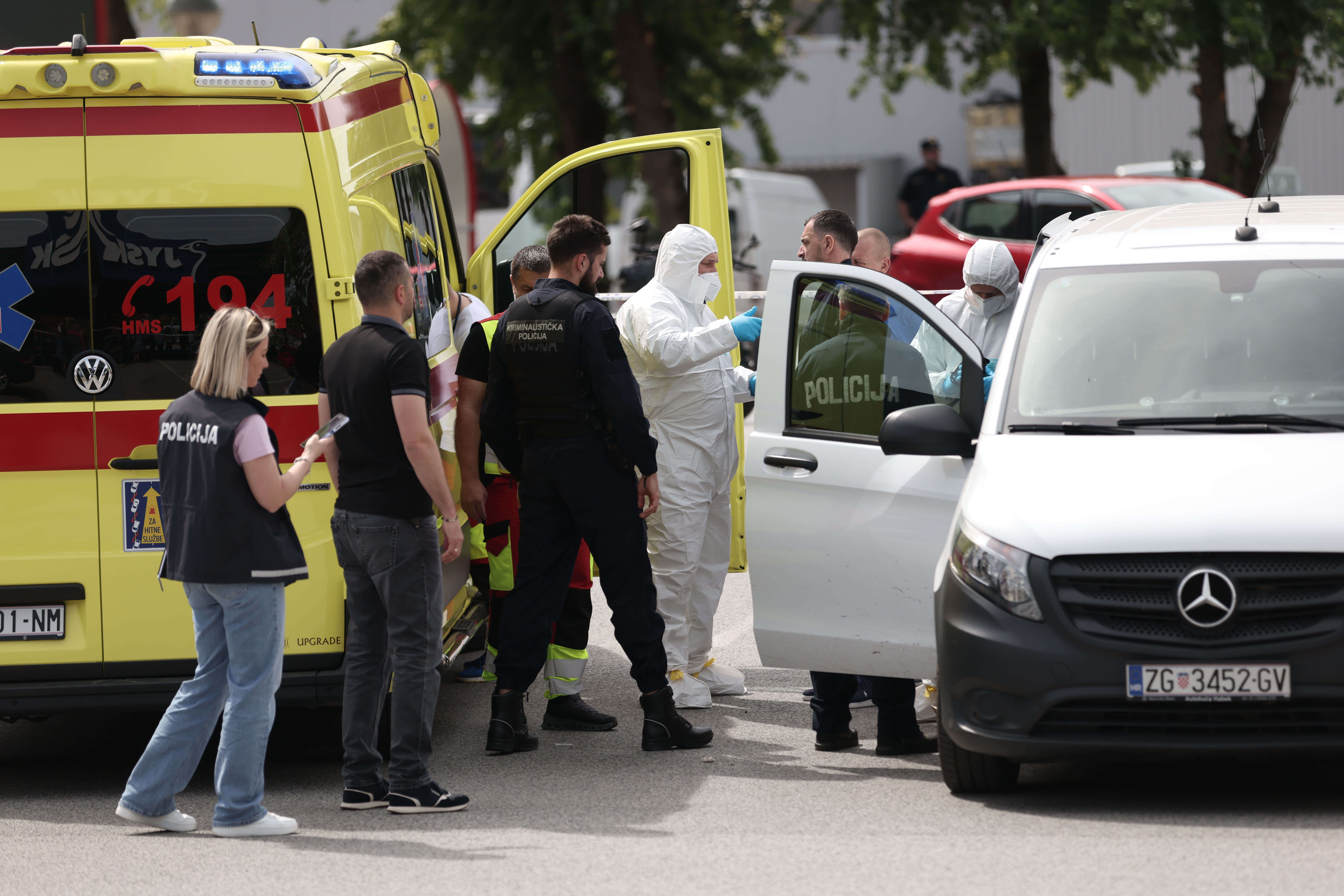 10.5.2026., Krapina - U pucnjavi u kaficu nesto iza 8 sati ubijen je policajac. Policajac je bio van sluzbe. Hitne sluzbe, policija i interventna su na terenu. Photo: Josip Mikacic/PIXSELL