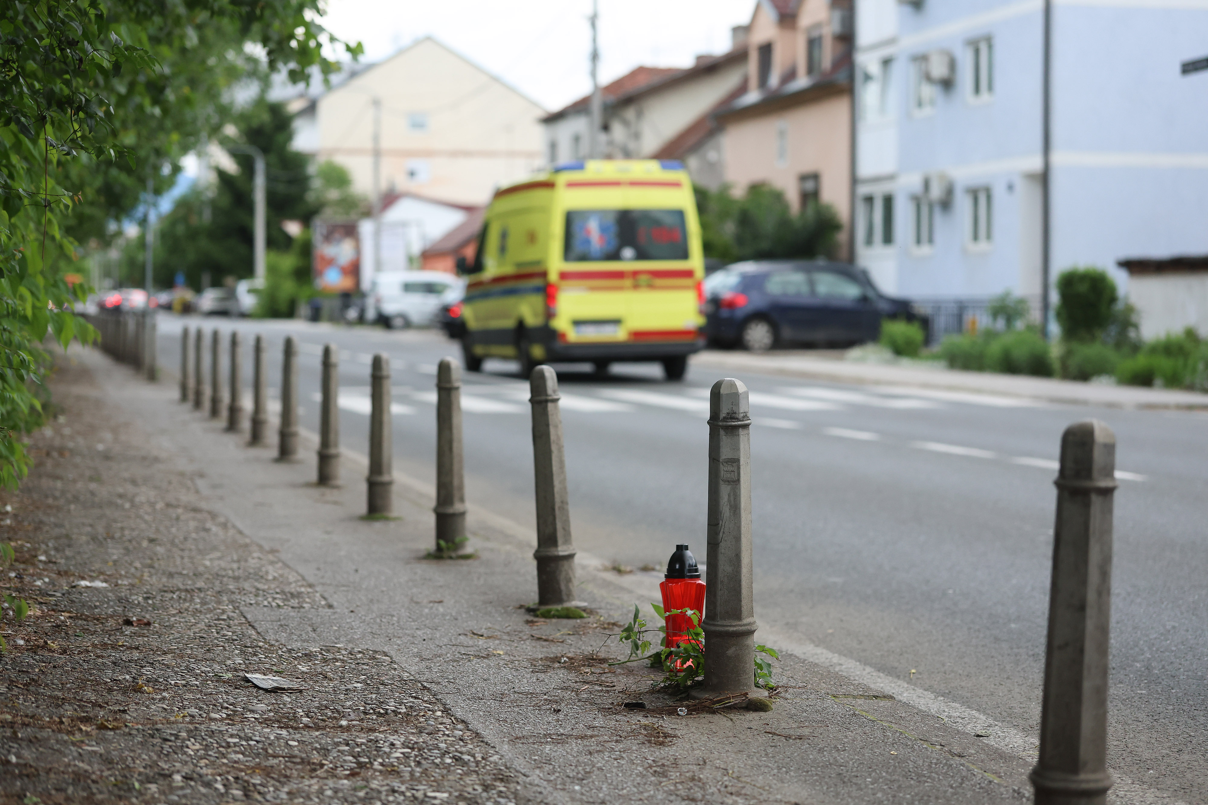 17.05.2026., Zagreb - Zapaljen svijeca i ostavljeno cvijece. Photo: Sanjin Strukic/PIXSELL