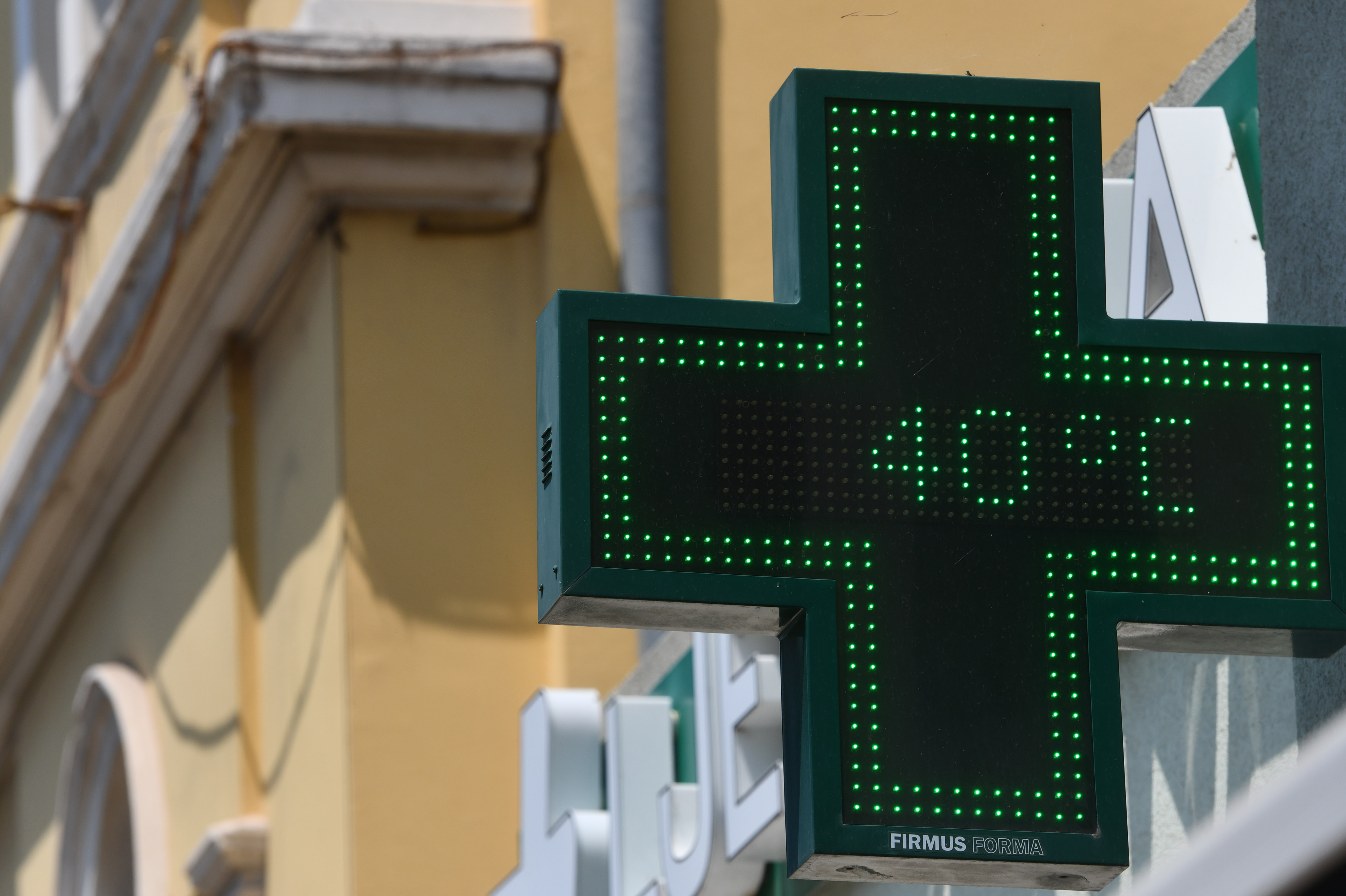 10.07.2024., Sibenik - Termometar u centru grada pokazuje 40 stupnjeva celzijusa. Photo: Hrvoje Jelavic/PIXSELL