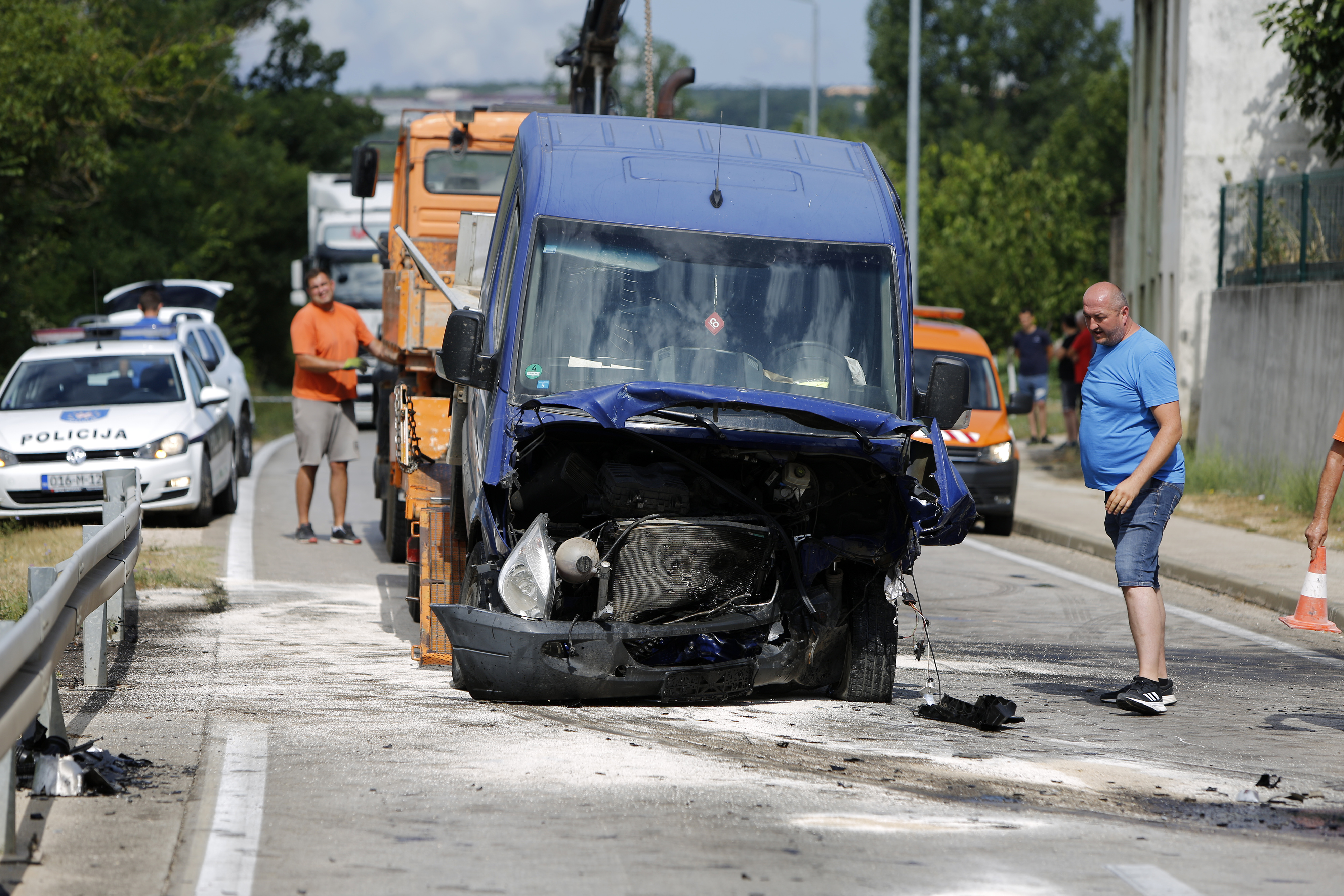 Jedna osoba smrtno je stradala, a pet je osoba ozlijedjeno u prometnoj nesreci koja se dogodila u mjestu Dobric. Photo: Denis Kapetanovic/PIXSELL