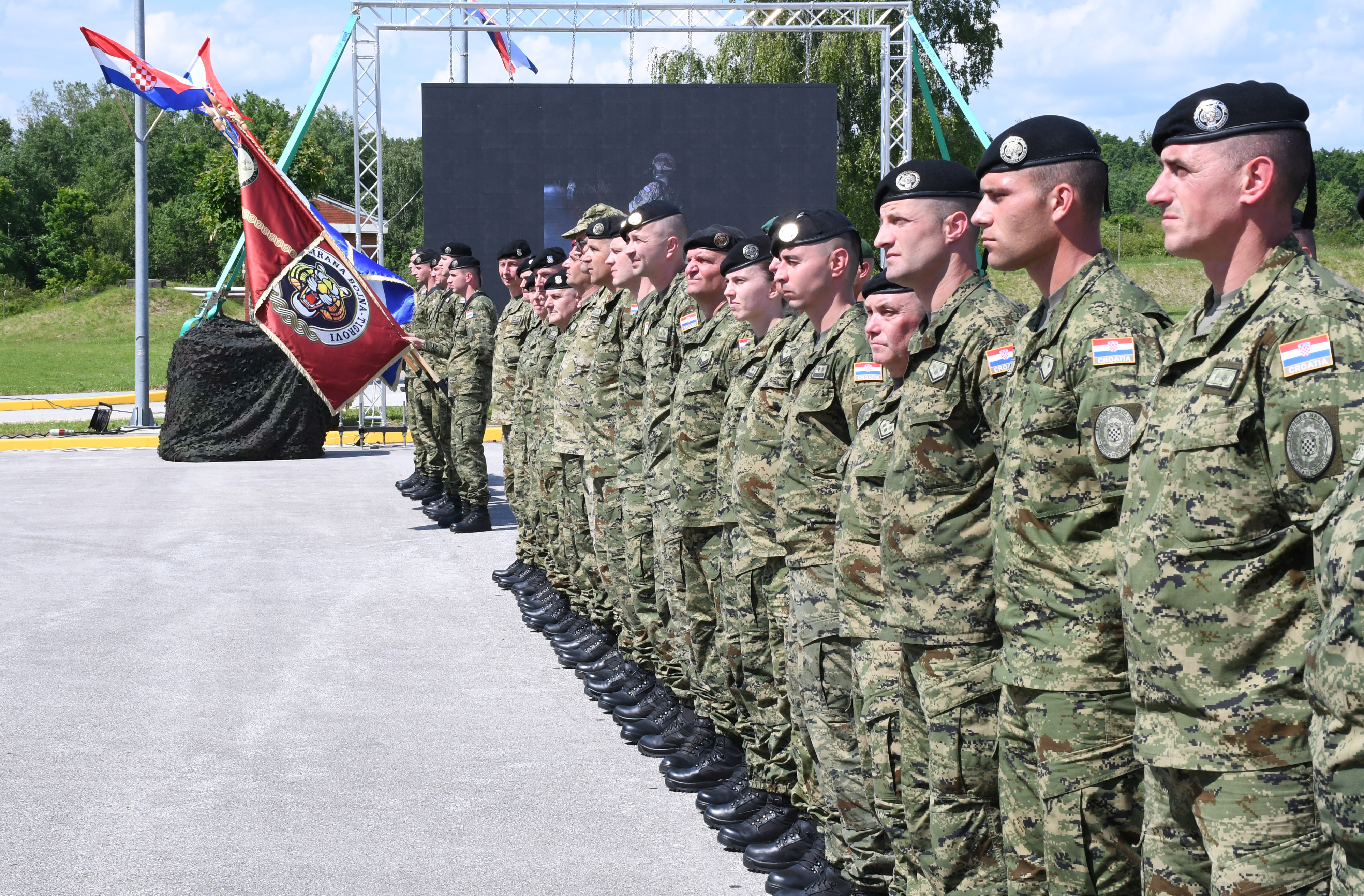 Ispracaju 45.hrvatskog kontingenta u NATO-vu operacije potpore miru KFOR u Republiku Kosovo nazocio je ministar obrane Ivan Anusic.Photo: Nikola Cutuk/PIXSELL Photo: Nikola Cutuk/PIXSELL
