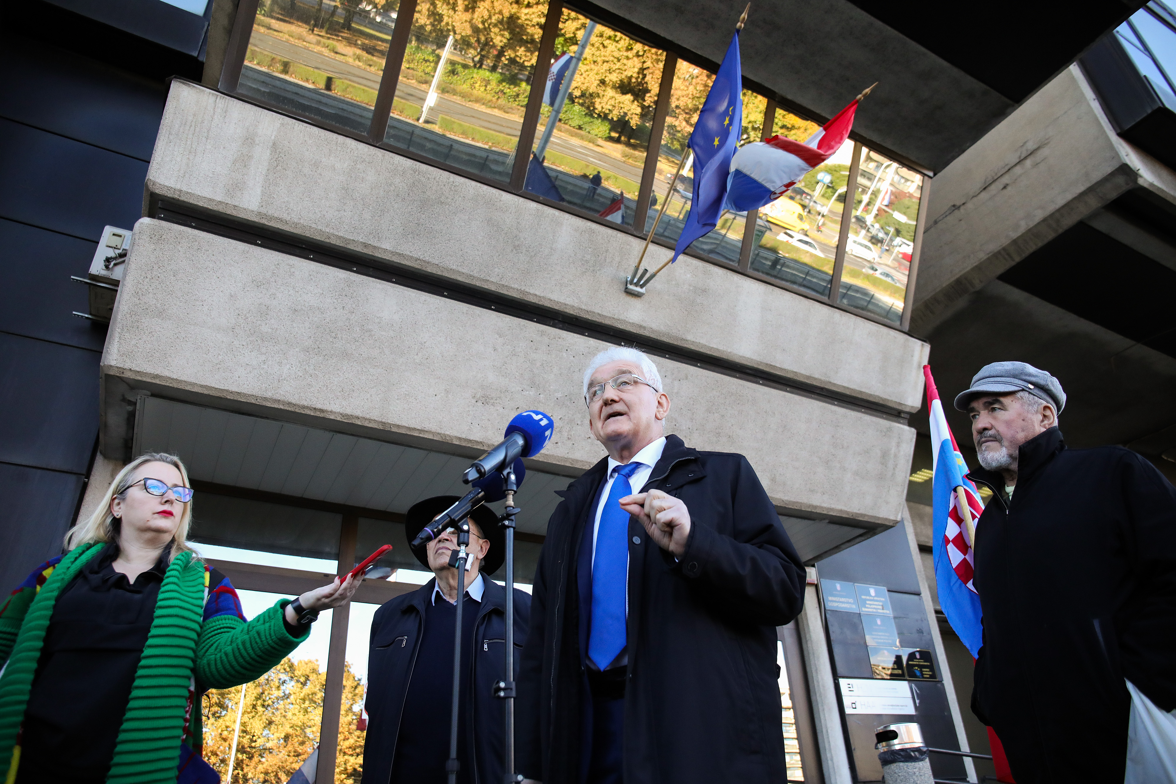 24.10.2025., Zagreb - Predsjednik BUZ-a (Blok umirovljenici zajedno) Milivoj Spika odrzao je konferenciju za medije o jos jednom rebalansu drzavnog proracuna u kojem su umirovljenici ostali "kratkih rukava".  Photo: Emica Elvedji/PIXSELL