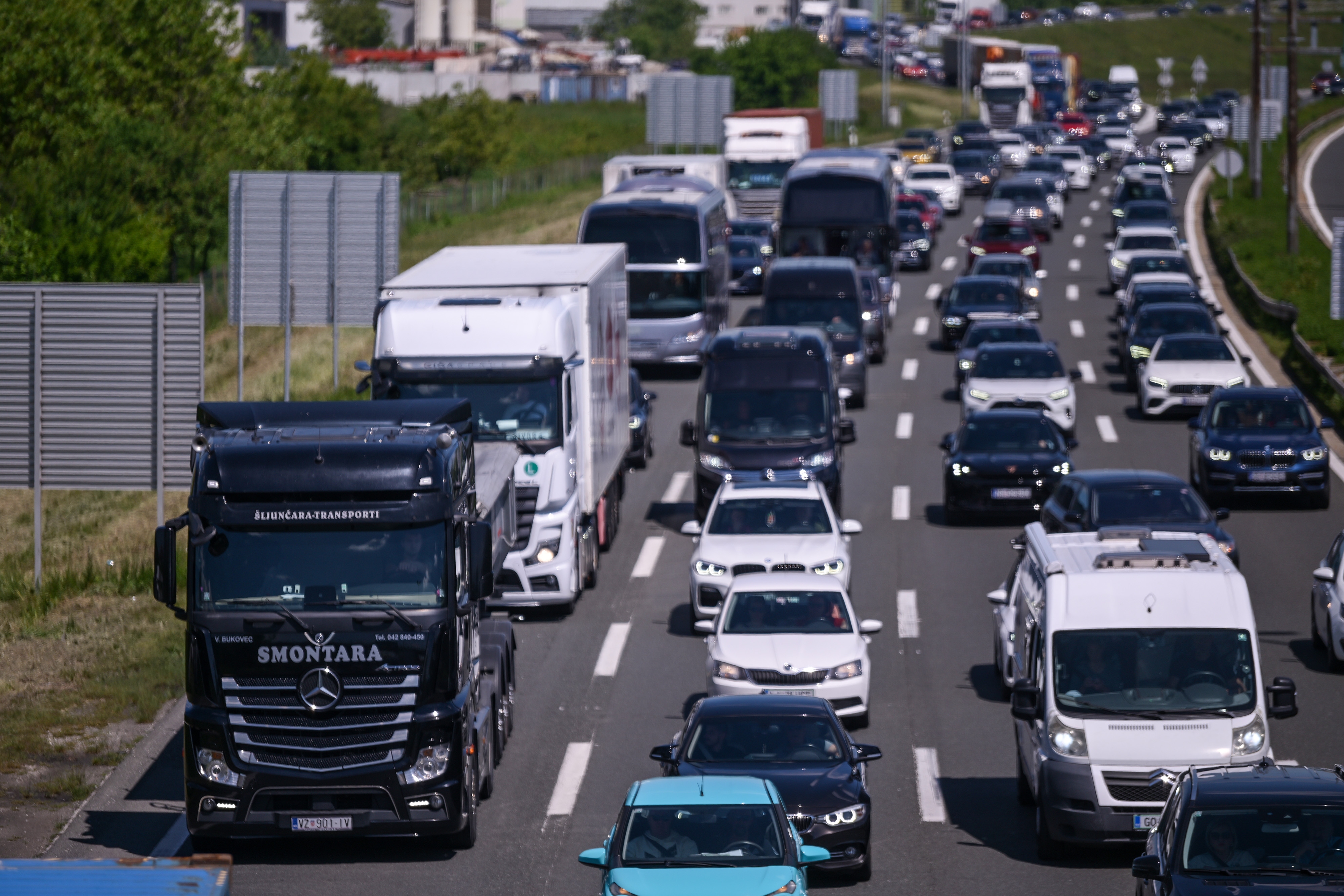 30.04.2026., Zagreb, Pojacan promet i guzve na naplatnoj kucici Lucko u smjeru mora zbog produzenog vikenda i Praznik rada. Photo: Igor Soban/PIXSELL