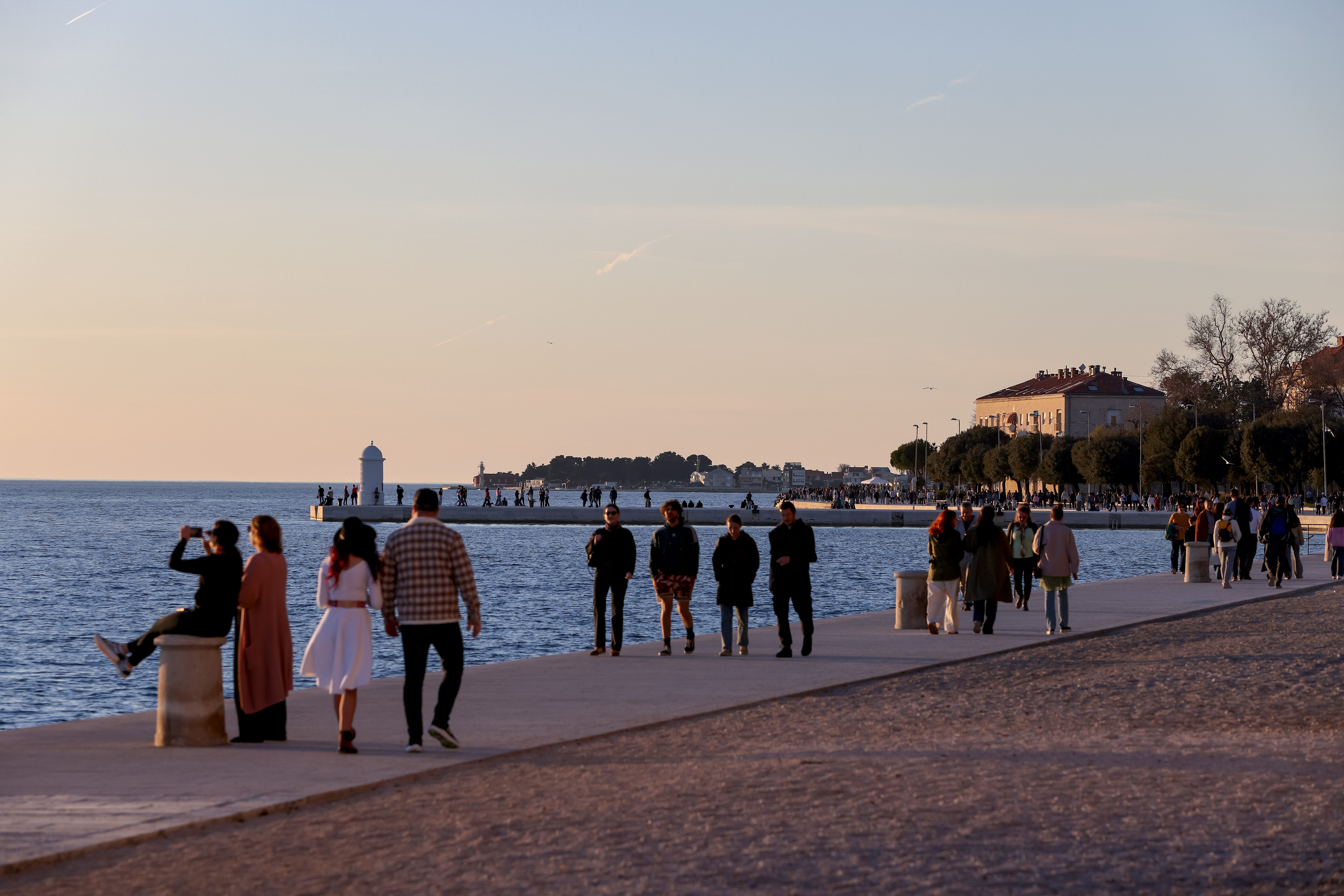 05.04.2026., Zadar - Uskrsni smiraj dana na zadarskoj rivi Photo: Sime Zelic/PIXSELL