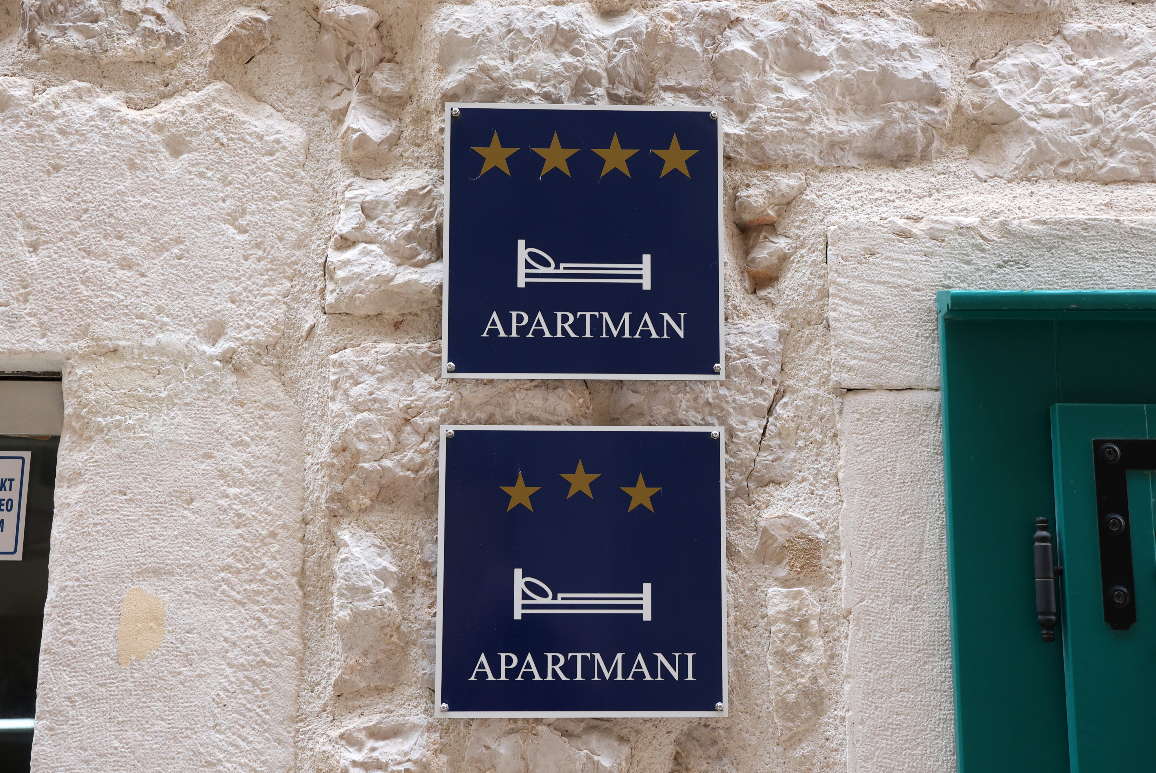 Od 1. sijecnja na snagu je stupio zakon kojim se povecavaju porezi za privatne iznajmljivace, uvode stroze uvjete za iznajmljivanje u stambenim zgradama te zahtijevaju pristanak susjeda. Photo: Dusko Jaramaz/PIXSELL