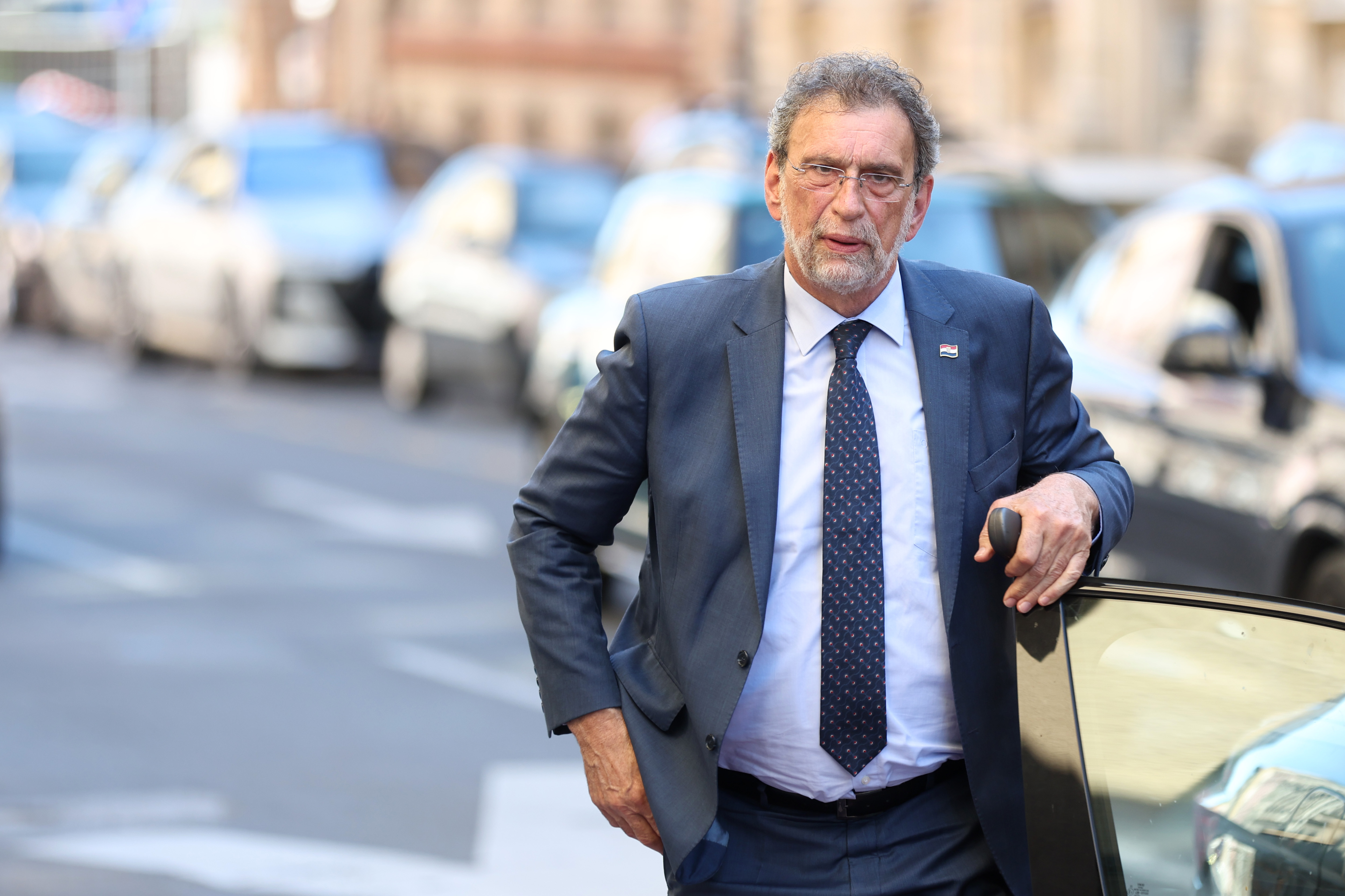 Dolazak clanova HDZ-a na zajednicku sjednicu Predsjednistva i Nacionalnog odbora stranke u prostorijama Gradskog odbora HDZ-a. ministar znanosti, obrazovanja i mladih Radovan Fuchs Photo: Slavko Midzor/PIXSELL