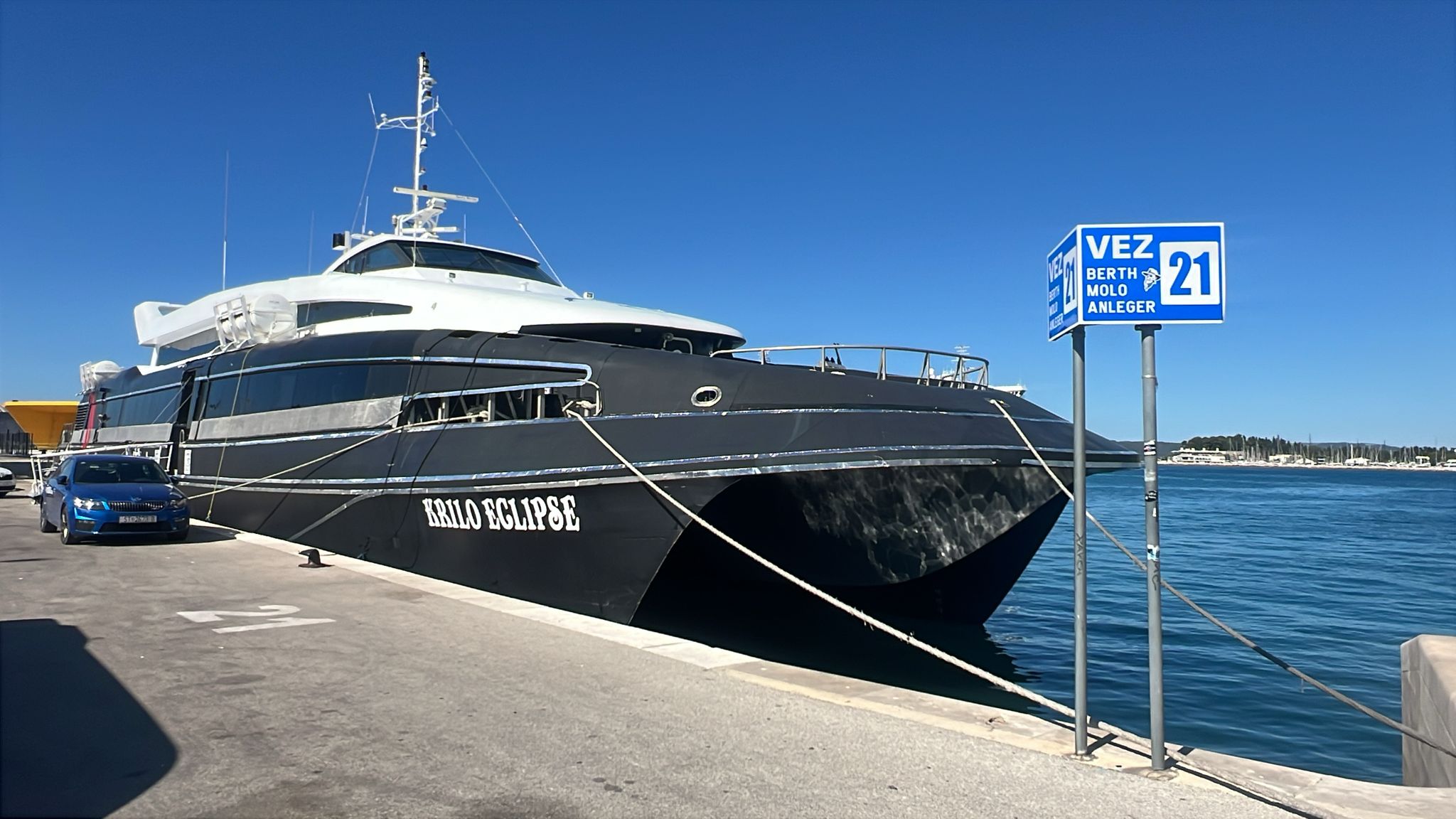 Katamaran Krilo Eclipse