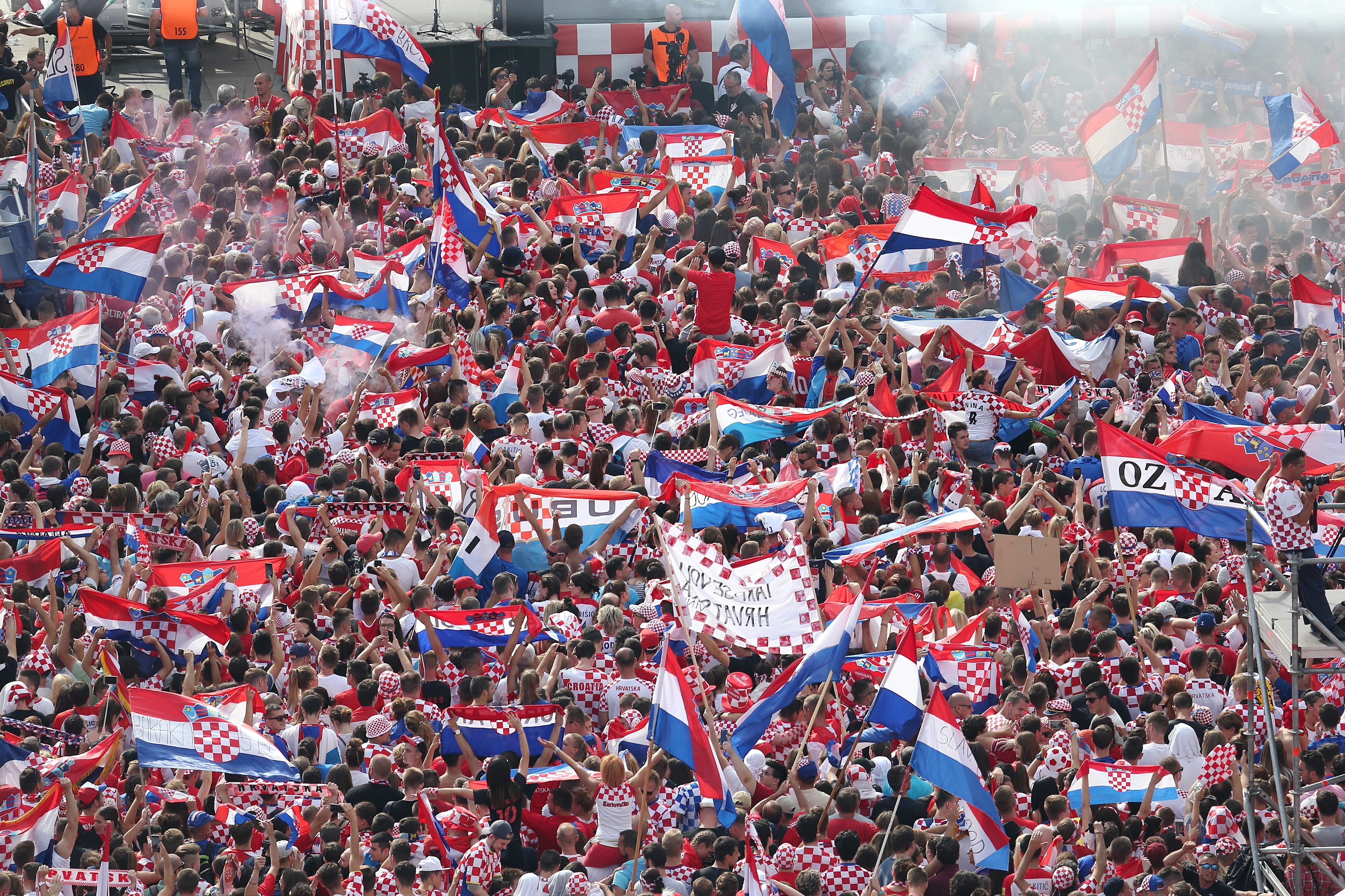 Svečani doček Vatrenih na Trgu bana Josipa Jelačića 16.07.2018., Zagreb - Docek Vatrenih na sredisnjem gradskom trgu. Hrvatska nogometna reprezentacija osvojila je drugo mjesto na Svjetskom prvenstvu 2018. u Rusiji."nPhoto: Dalibor Urukalovic/PIXSELL