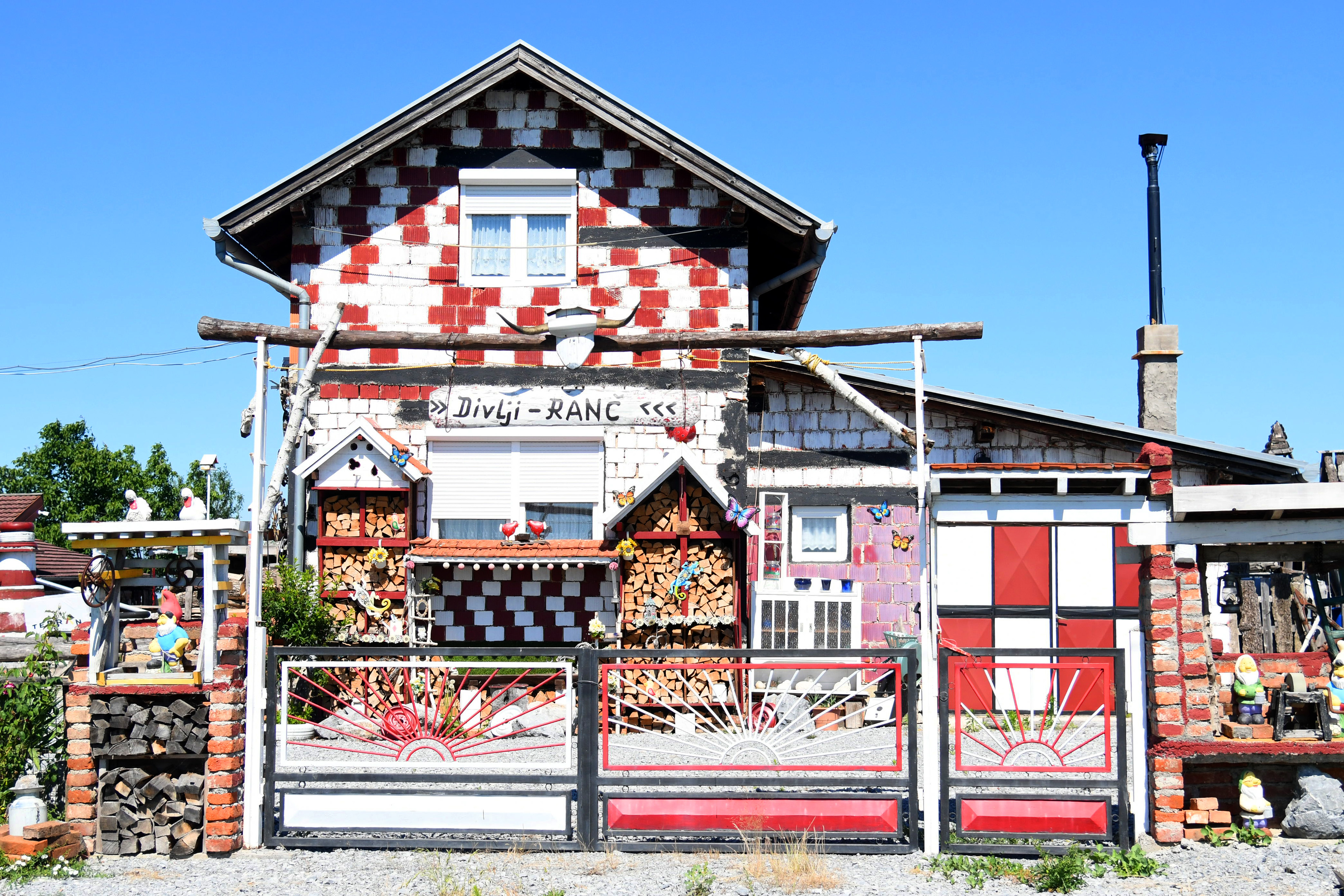 24.06.2026., Badljevina - Kuca Sahovnica prava je senzacija
