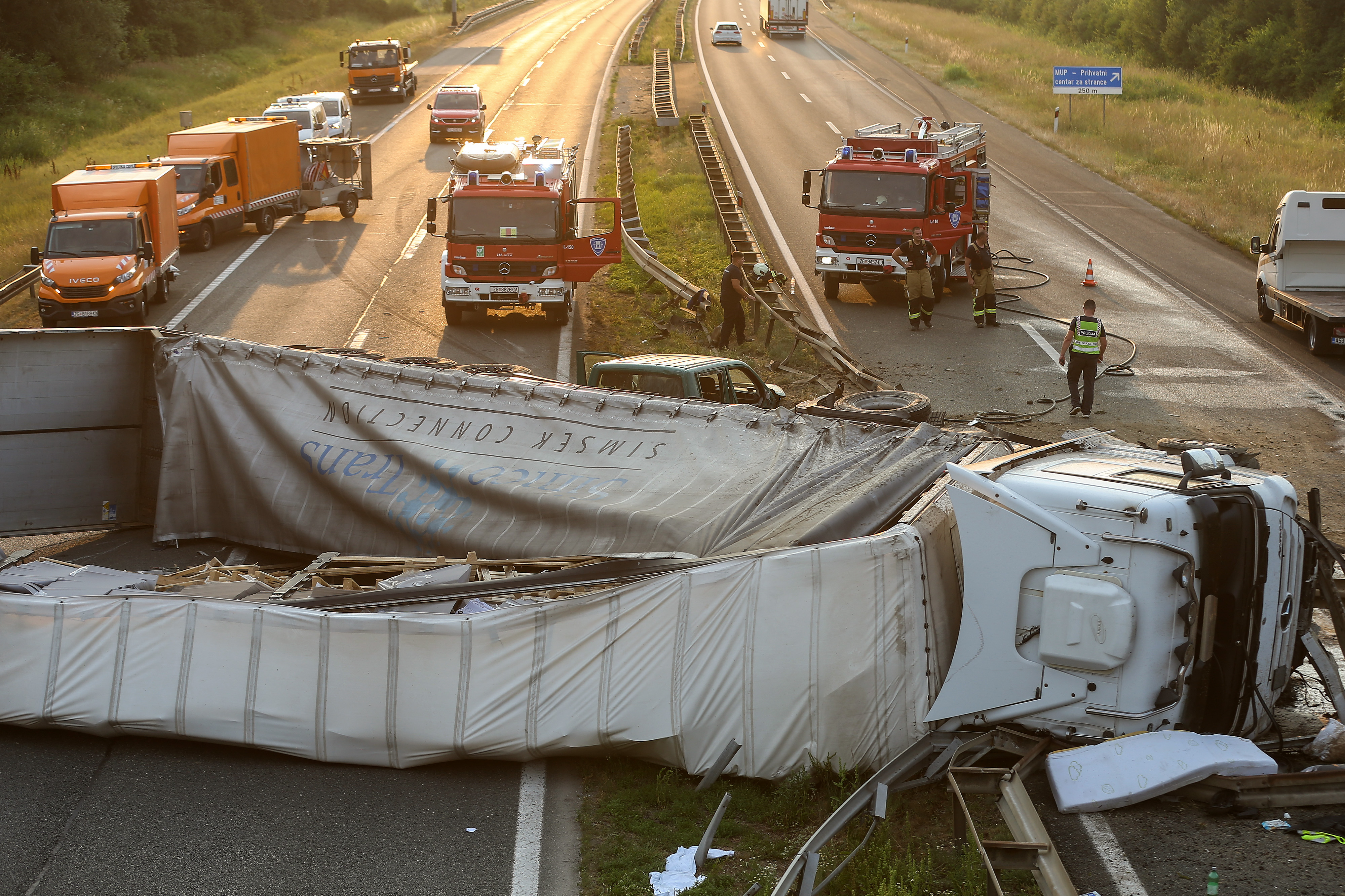29.06.2026., Zagreb - U prometnoj nesreci na autocesti A3 sudarili su se kamion i kombi pri cemu se prevrnuo kamion. Photo: Zeljko Lukunic/PIXSELL
