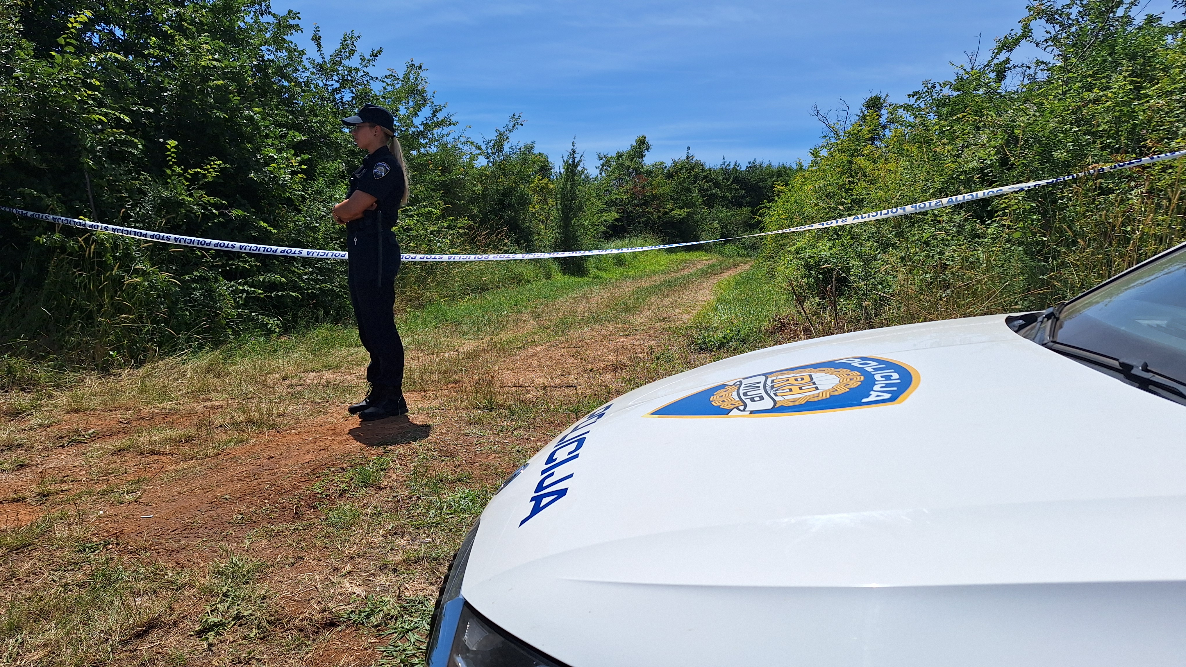 4.6.2026., Campanoz, Medulin - Nedaleko sportskog aerodroma u Medulinu srusio se manji zrakoplov pri cijem je padu poginulo nekoliko osoba. Sve sluzbe su na terenu. Photo: Sasa Miljevic/PIXSELL
