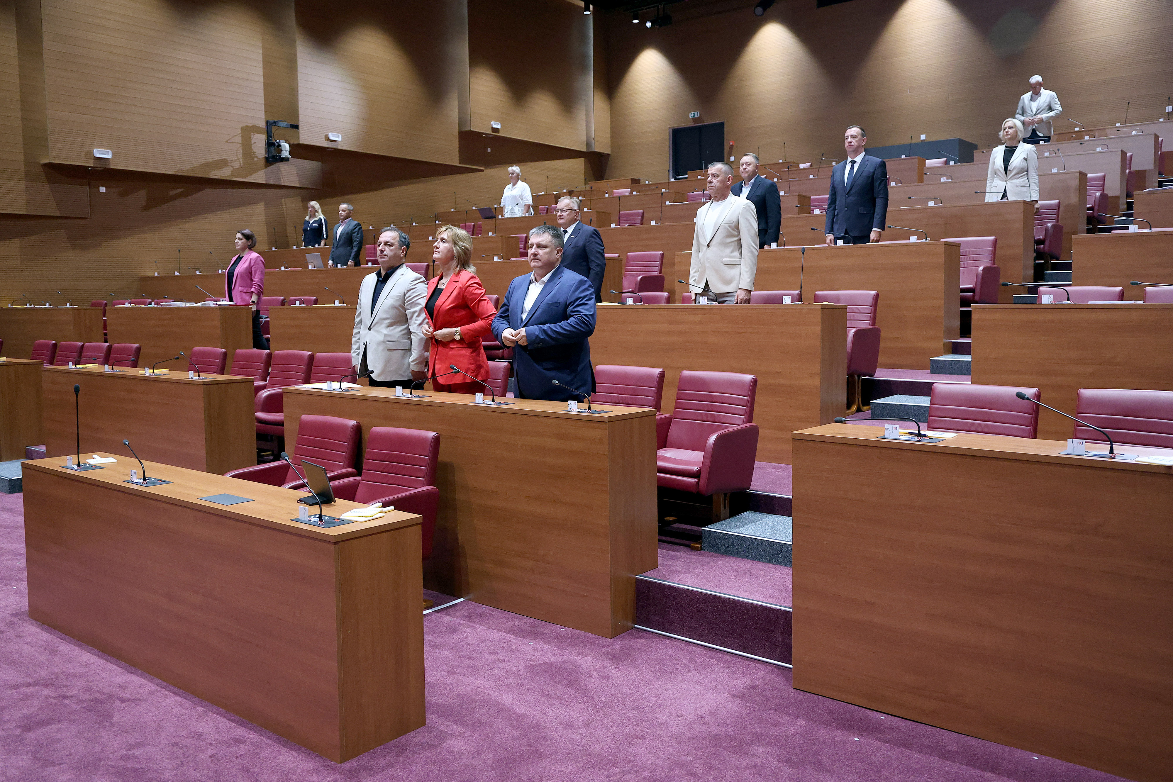 10.07.2026., Zagreb - Sabor 10. sjednicu nastavlja raspravom o Izvjescu o provedbi Plana protuminskog djelovanja i utrosenim financijskim sredstvima za 2025. godinu. Prije pocetka zastupnici su minutom sutnje odali pocast zrtvama Srebrenic