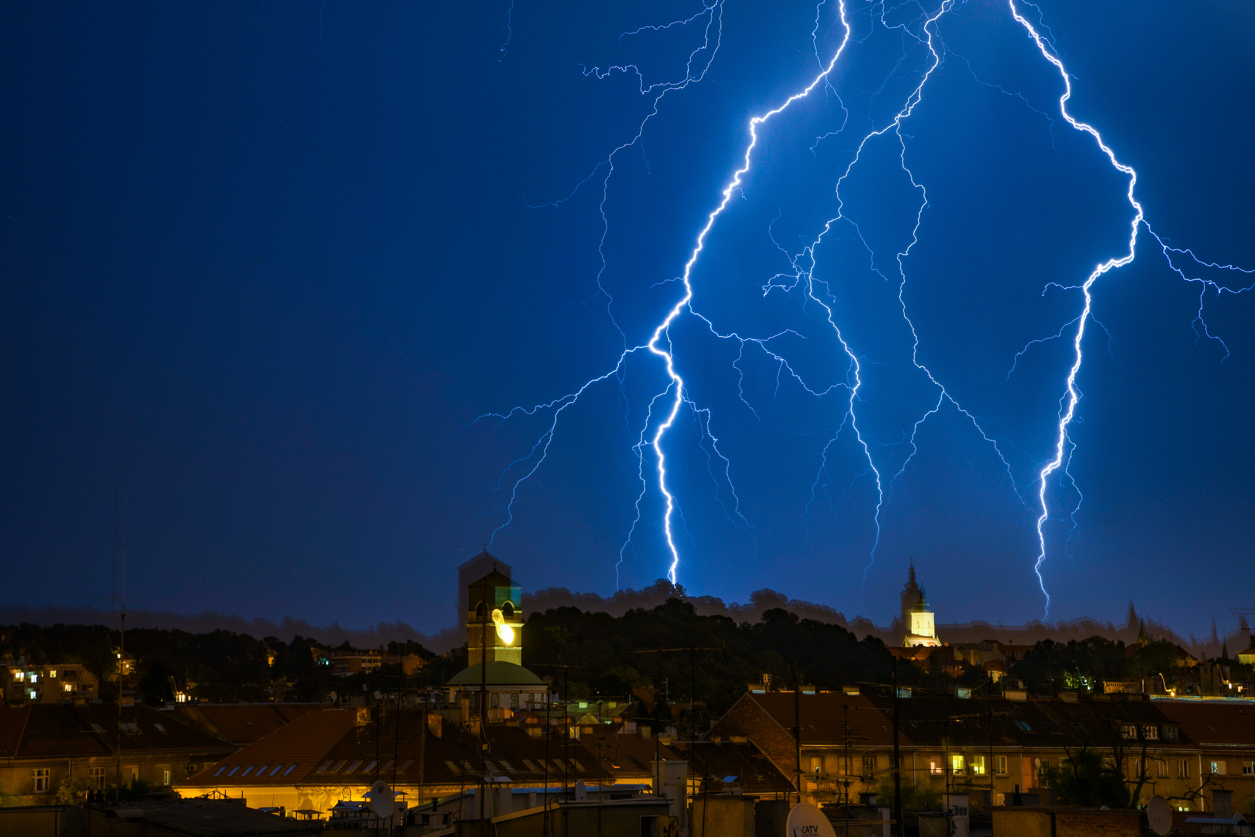 16.06.2019. Zagreb - Grmljavinsko nevrijeme iznad Zagreba Photo: Josip Regovic/PIXSELL