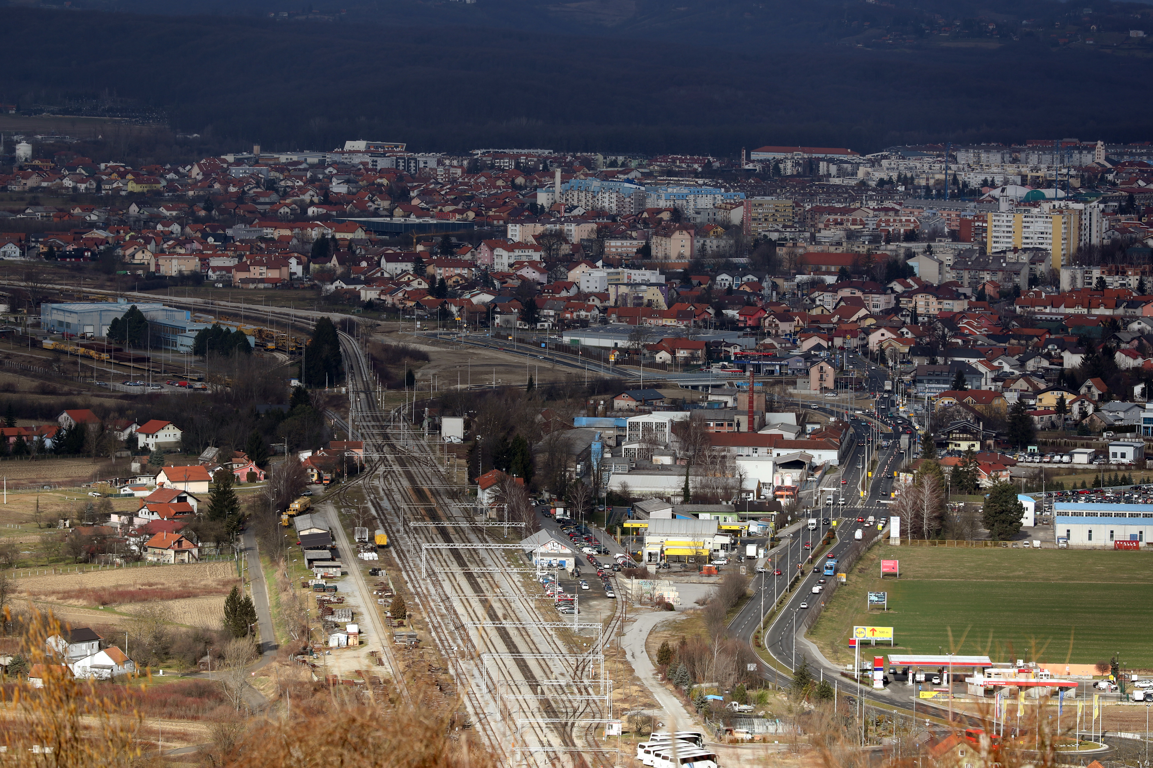 01.02.2018., Zapresic - Industrijska zona i zeljeznicki kolodvor. "nPhoto: Robert Anic/PIXSELL