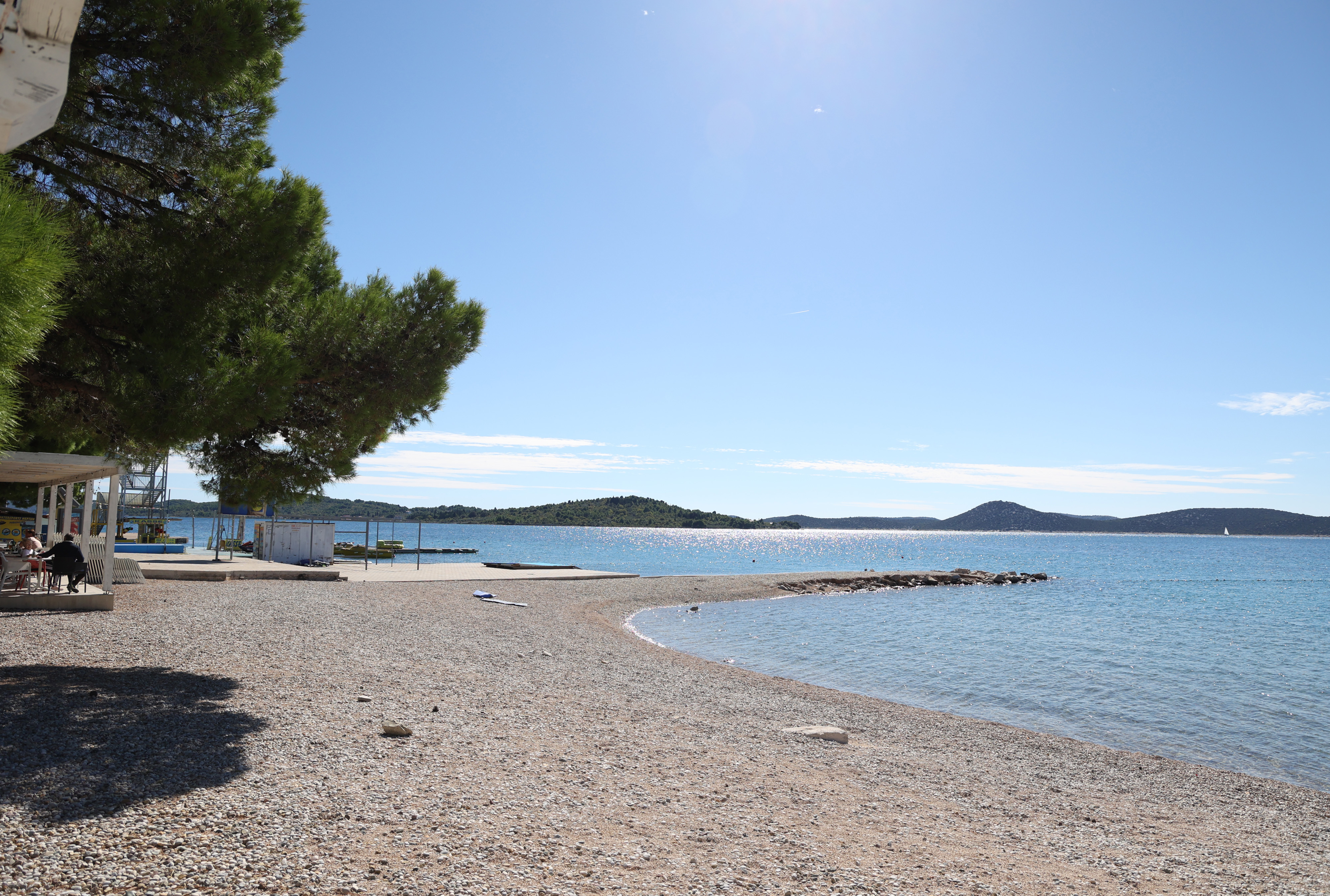 30.09.2024., Vodice - Puste i prazne vodicke plaze ispred hotela Imperial i Hotel Olympia Sky. Photo: Dusko Jaramaz/PIXSELL